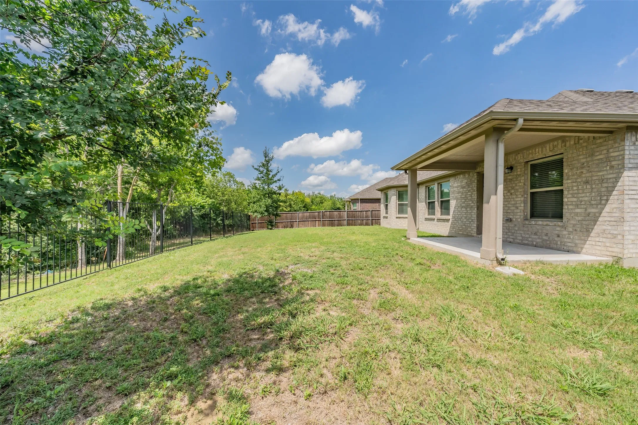 Single Family Residence For Sale in Johnson County , 1207 Putnam Street, Mansfield, Texas 76063, 4 Bedroom, 3 Bathroom, 2 Garage spaces, 2,180 Sqft, built in 2022, mls#21331513, Real Estate Agent in Mansfield, Homes For Sale in Johnson county, Homes For Sale in Mansfield, Realtor in Mansfield Texas, Real Estate Brokerage Independent Realty Texas, Luminita Cordes Realtor