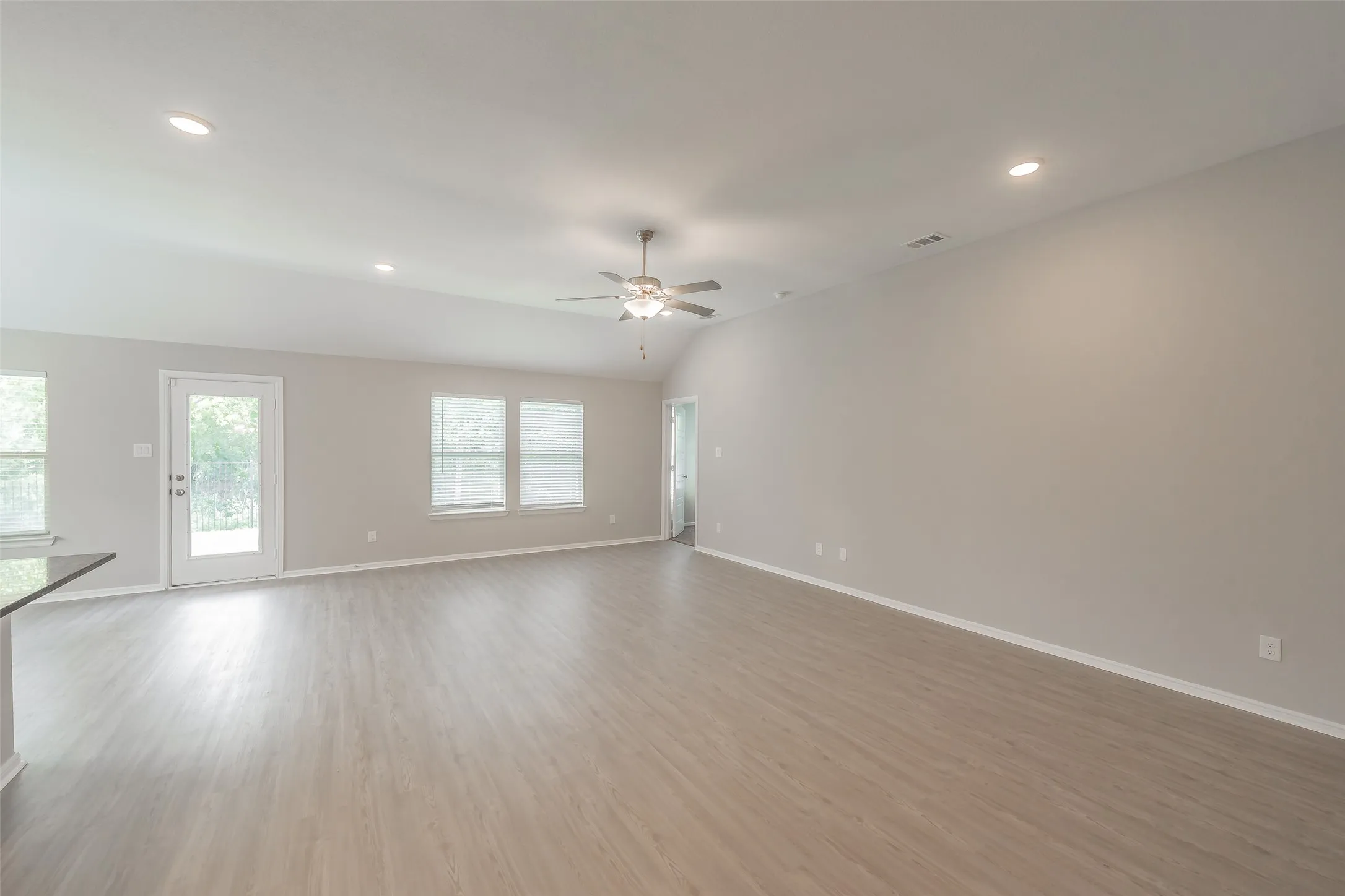 Single Family Residence For Sale in Johnson County , 1207 Putnam Street, Mansfield, Texas 76063, 4 Bedroom, 3 Bathroom, 2 Garage spaces, 2,180 Sqft, built in 2022, mls#21331513, Real Estate Agent in Mansfield, Homes For Sale in Johnson county, Homes For Sale in Mansfield, Realtor in Mansfield Texas, Real Estate Brokerage Independent Realty Texas, Luminita Cordes Realtor
