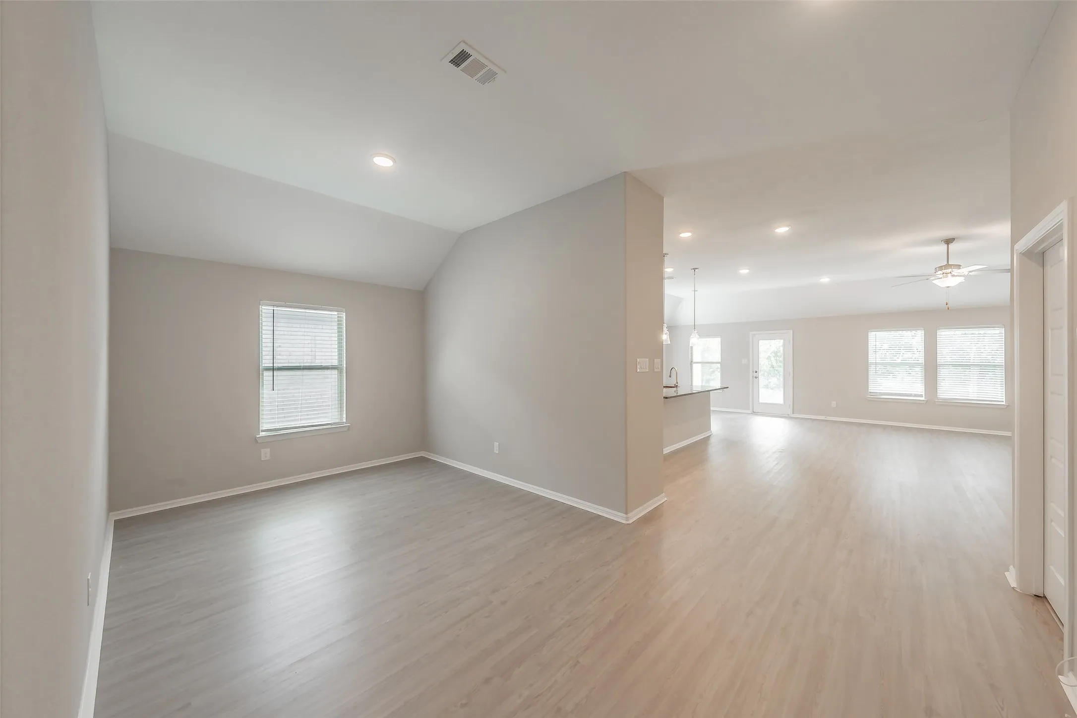 Single Family Residence For Sale in Johnson County , 1207 Putnam Street, Mansfield, Texas 76063, 4 Bedroom, 3 Bathroom, 2 Garage spaces, 2,180 Sqft, built in 2022, mls#21331513, Real Estate Agent in Mansfield, Homes For Sale in Johnson county, Homes For Sale in Mansfield, Realtor in Mansfield Texas, Real Estate Brokerage Independent Realty Texas, Luminita Cordes Realtor
