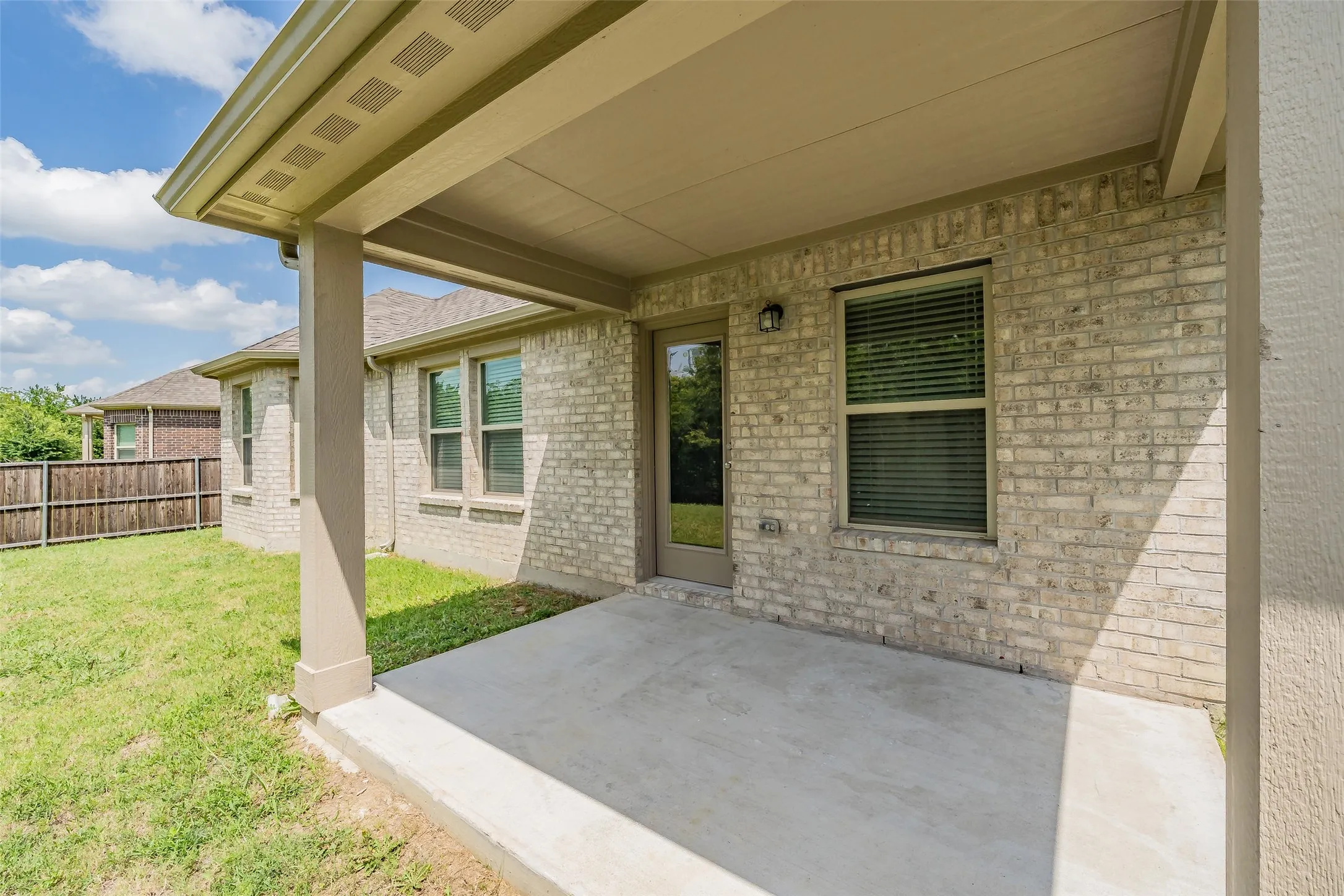 Single Family Residence For Sale in Johnson County , 1207 Putnam Street, Mansfield, Texas 76063, 4 Bedroom, 3 Bathroom, 2 Garage spaces, 2,180 Sqft, built in 2022, mls#21331513, Real Estate Agent in Mansfield, Homes For Sale in Johnson county, Homes For Sale in Mansfield, Realtor in Mansfield Texas, Real Estate Brokerage Independent Realty Texas, Luminita Cordes Realtor