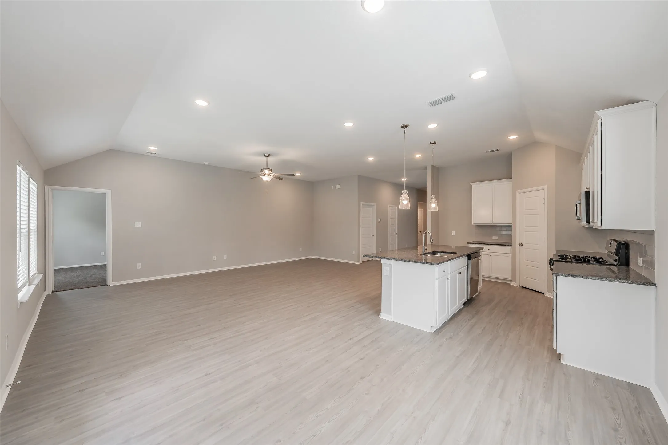 Single Family Residence For Sale in Johnson County , 1207 Putnam Street, Mansfield, Texas 76063, 4 Bedroom, 3 Bathroom, 2 Garage spaces, 2,180 Sqft, built in 2022, mls#21331513, Real Estate Agent in Mansfield, Homes For Sale in Johnson county, Homes For Sale in Mansfield, Realtor in Mansfield Texas, Real Estate Brokerage Independent Realty Texas, Luminita Cordes Realtor