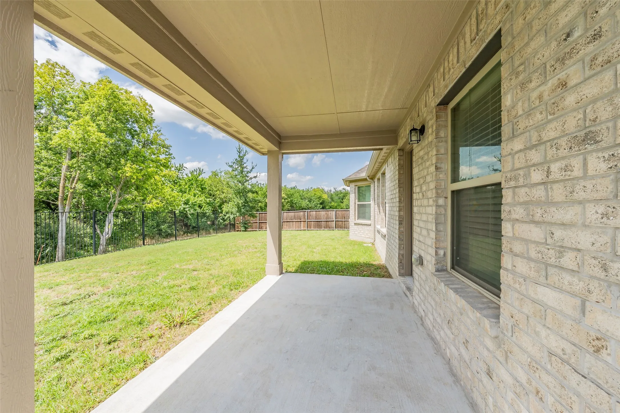 Single Family Residence For Sale in Johnson County , 1207 Putnam Street, Mansfield, Texas 76063, 4 Bedroom, 3 Bathroom, 2 Garage spaces, 2,180 Sqft, built in 2022, mls#21331513, Real Estate Agent in Mansfield, Homes For Sale in Johnson county, Homes For Sale in Mansfield, Realtor in Mansfield Texas, Real Estate Brokerage Independent Realty Texas, Luminita Cordes Realtor
