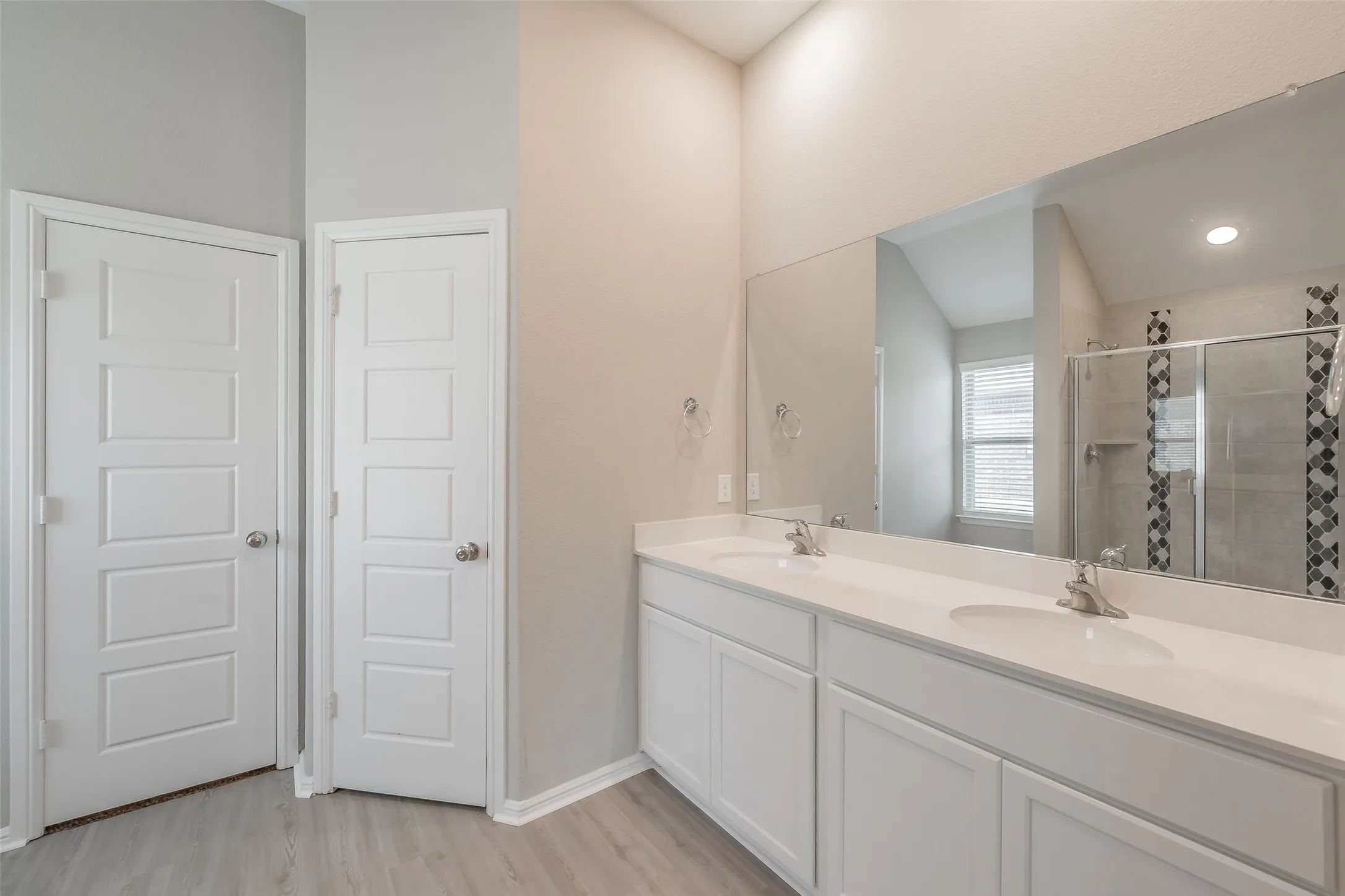 Single Family Residence For Sale in Johnson County , 1207 Putnam Street, Mansfield, Texas 76063, 4 Bedroom, 3 Bathroom, 2 Garage spaces, 2,180 Sqft, built in 2022, mls#21331513, Real Estate Agent in Mansfield, Homes For Sale in Johnson county, Homes For Sale in Mansfield, Realtor in Mansfield Texas, Real Estate Brokerage Independent Realty Texas, Luminita Cordes Realtor