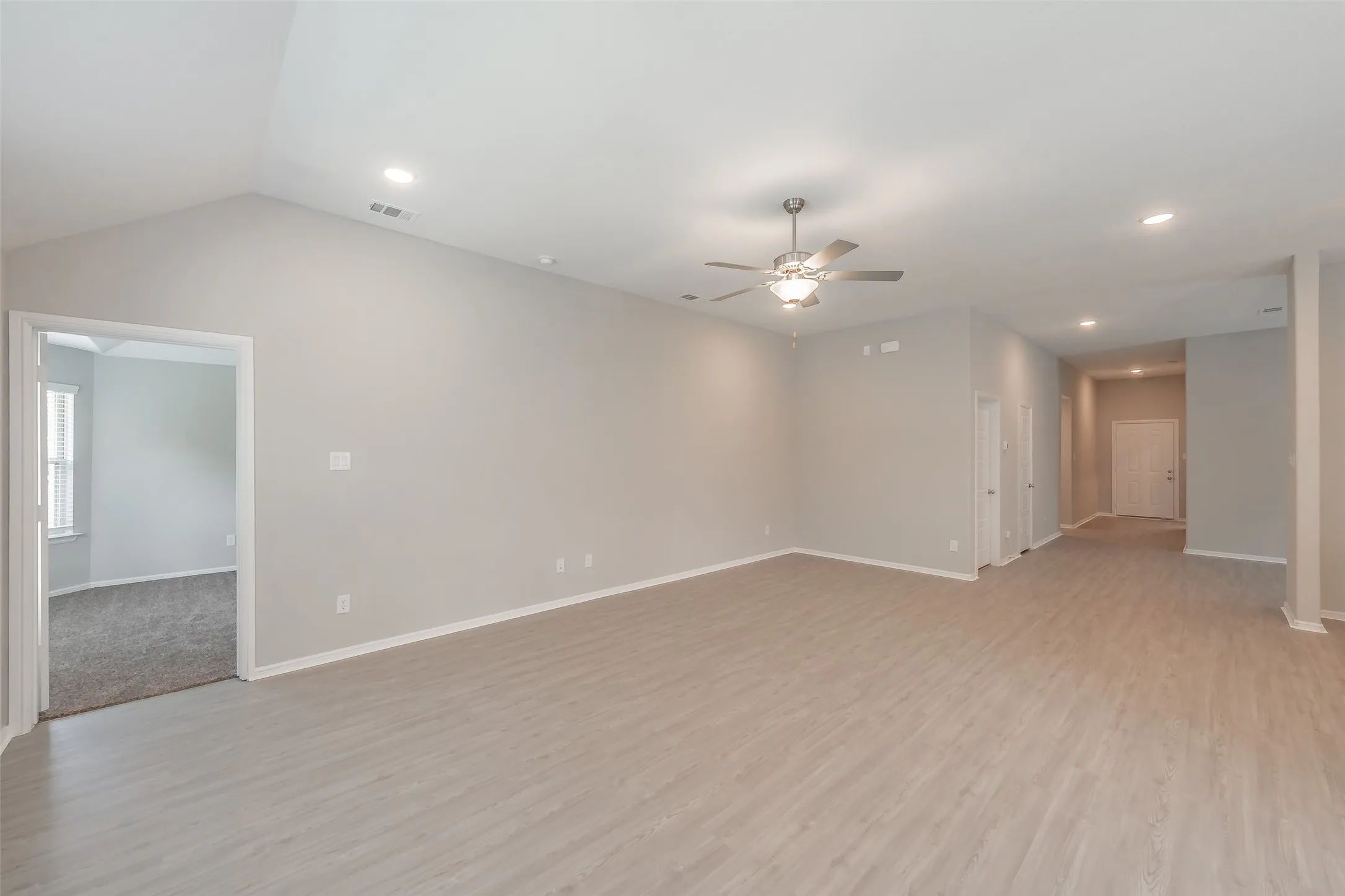 Single Family Residence For Sale in Johnson County , 1207 Putnam Street, Mansfield, Texas 76063, 4 Bedroom, 3 Bathroom, 2 Garage spaces, 2,180 Sqft, built in 2022, mls#21331513, Real Estate Agent in Mansfield, Homes For Sale in Johnson county, Homes For Sale in Mansfield, Realtor in Mansfield Texas, Real Estate Brokerage Independent Realty Texas, Luminita Cordes Realtor