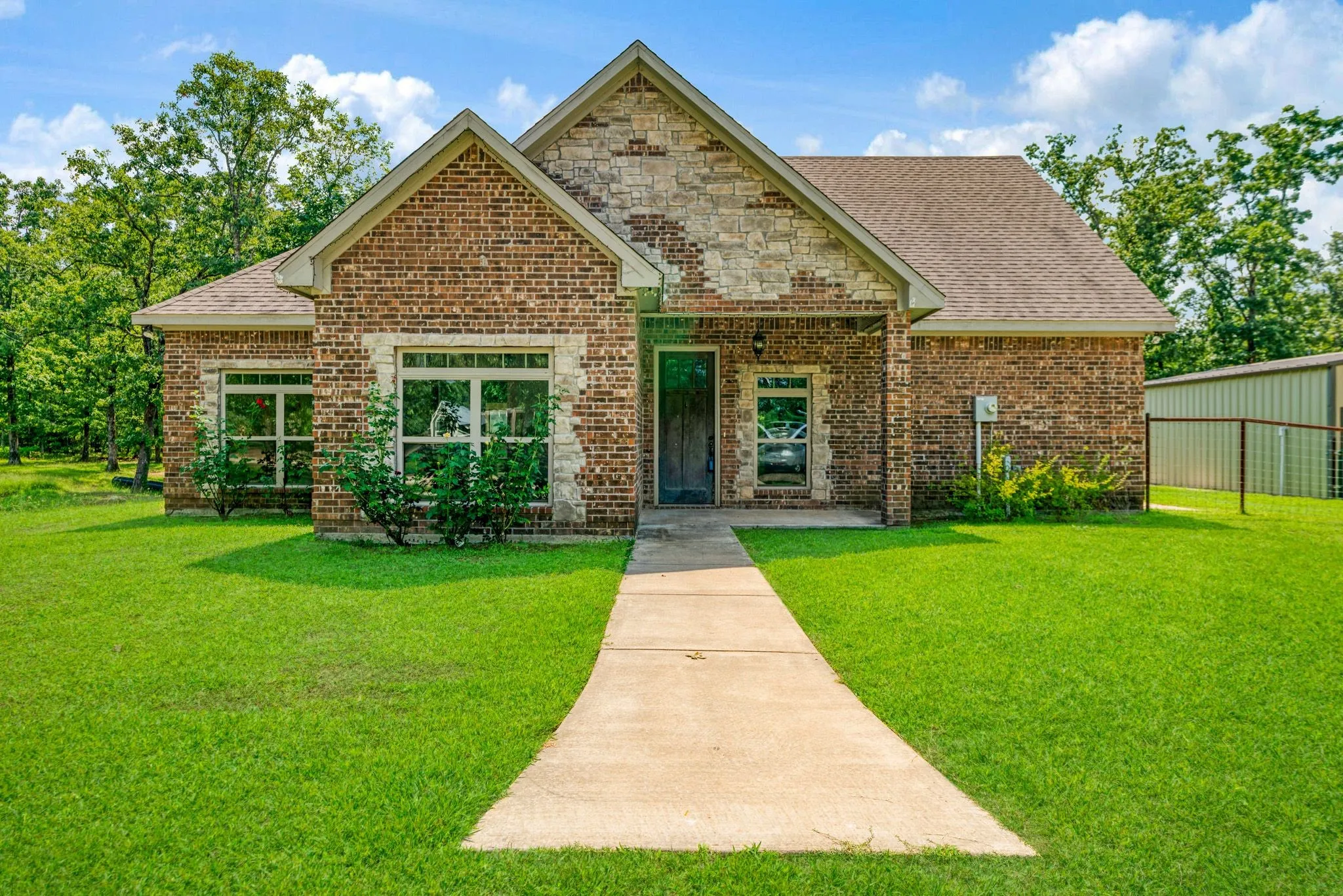 Farm For Sale in Lamar County , 821 County Road 43830, Paris, Texas 75462, 5 Bedroom, 3 Bathroom, 3 Garage spaces, 3,566 Sqft, built in 2016, mls#21330916, Real Estate Agent in Paris, Homes For Sale in Lamar county, Homes For Sale in Paris, Realtor in Paris Texas, Real Estate Brokerage Independent Realty Texas, Luminita Cordes Realtor