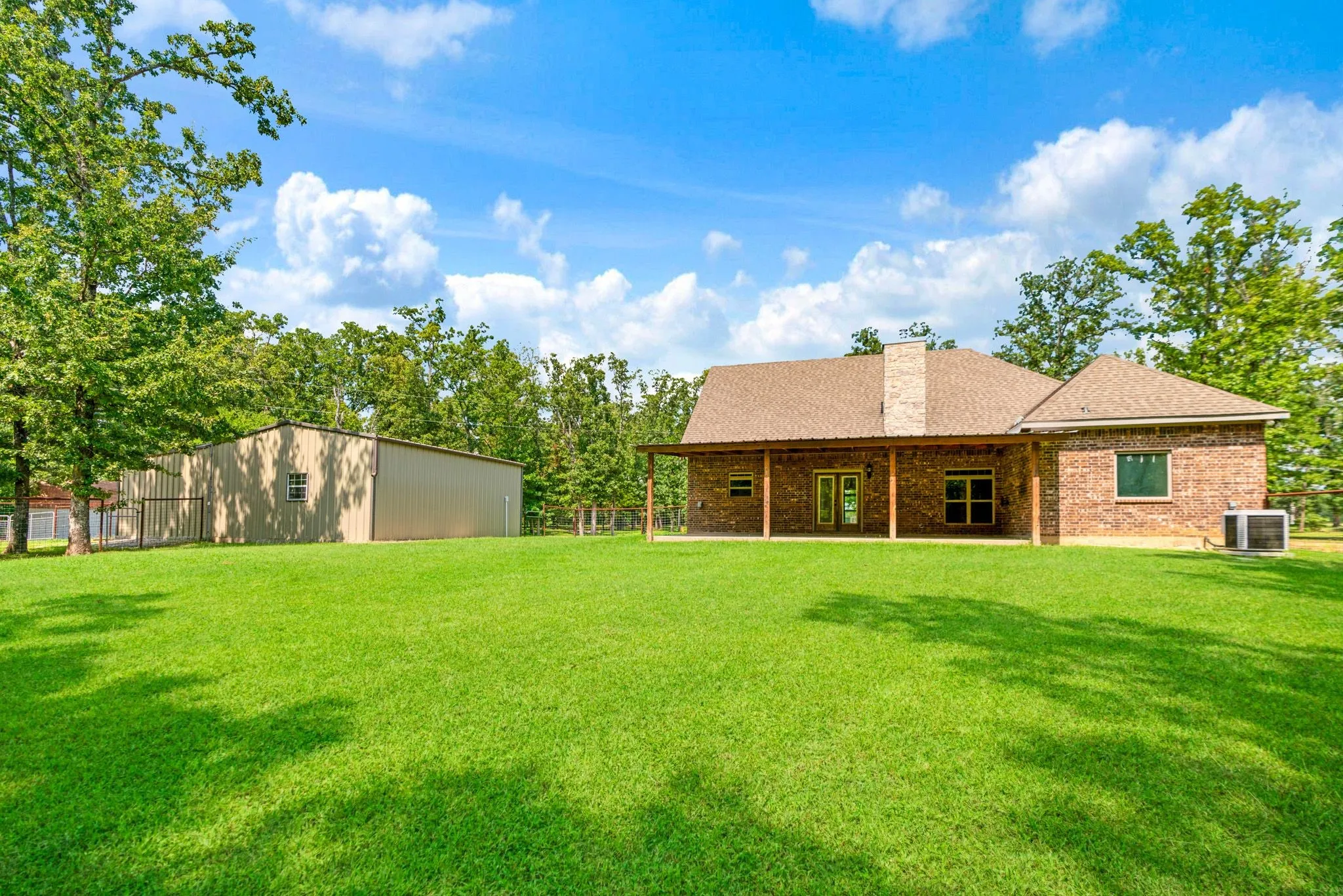 Farm For Sale in Lamar County , 821 County Road 43830, Paris, Texas 75462, 5 Bedroom, 3 Bathroom, 3 Garage spaces, 3,566 Sqft, built in 2016, mls#21330916, Real Estate Agent in Paris, Homes For Sale in Lamar county, Homes For Sale in Paris, Realtor in Paris Texas, Real Estate Brokerage Independent Realty Texas, Luminita Cordes Realtor