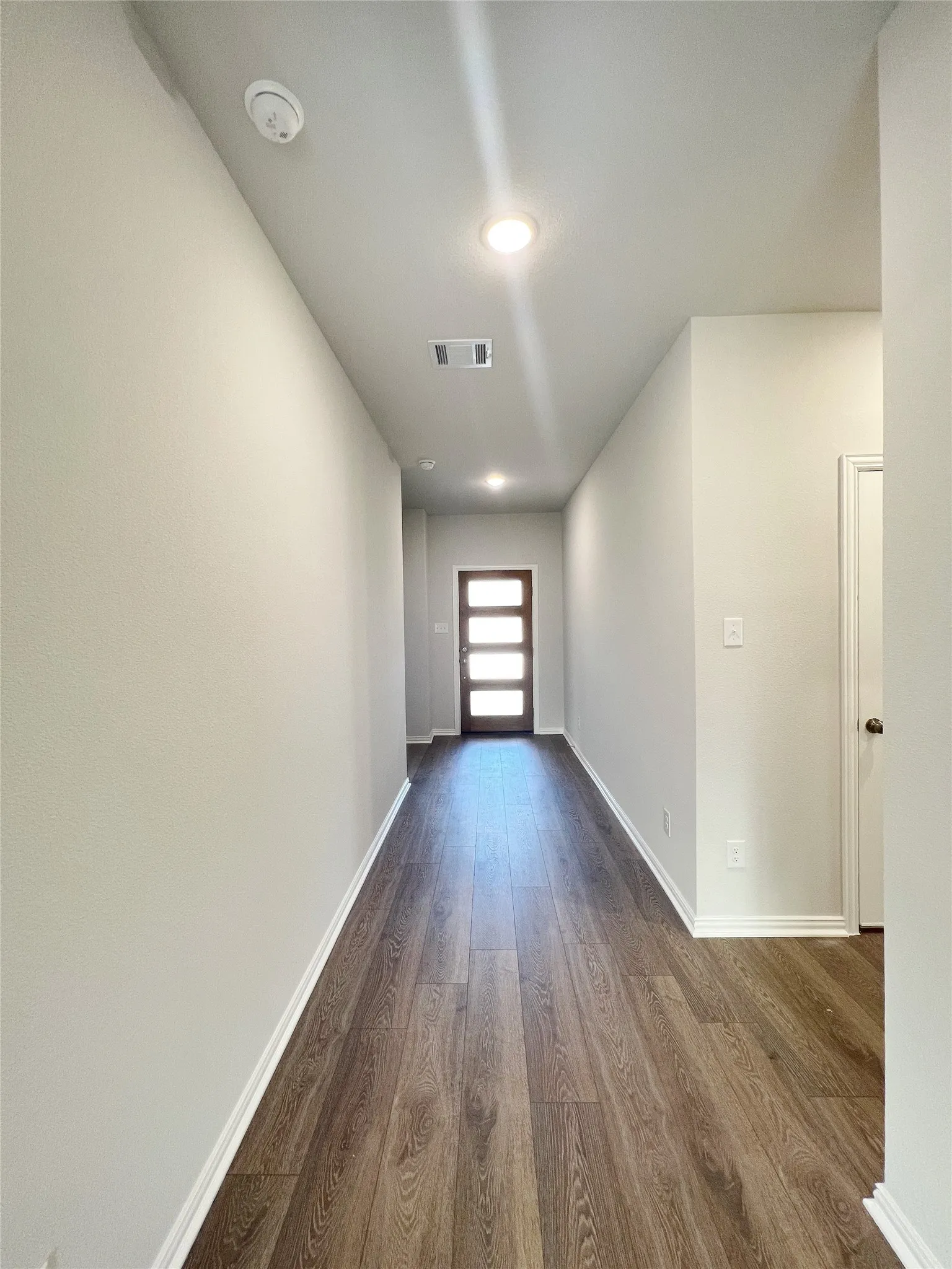 Single Family Residence For Rent in Grayson County , 553 Meadow Run Drive, Van Alstyne, Texas 75495, 4 Bedroom, 2 Bathroom, 2 Garage spaces, 1,798 Sqft, built in 2023, mls#21332861, Real Estate Agent in Van Alstyne, Homes For Rent in Grayson county, Homes For Rent in Van Alstyne, Realtor in Van Alstyne Texas, Real Estate Brokerage Independent Realty Texas, Luminita Cordes Realtor