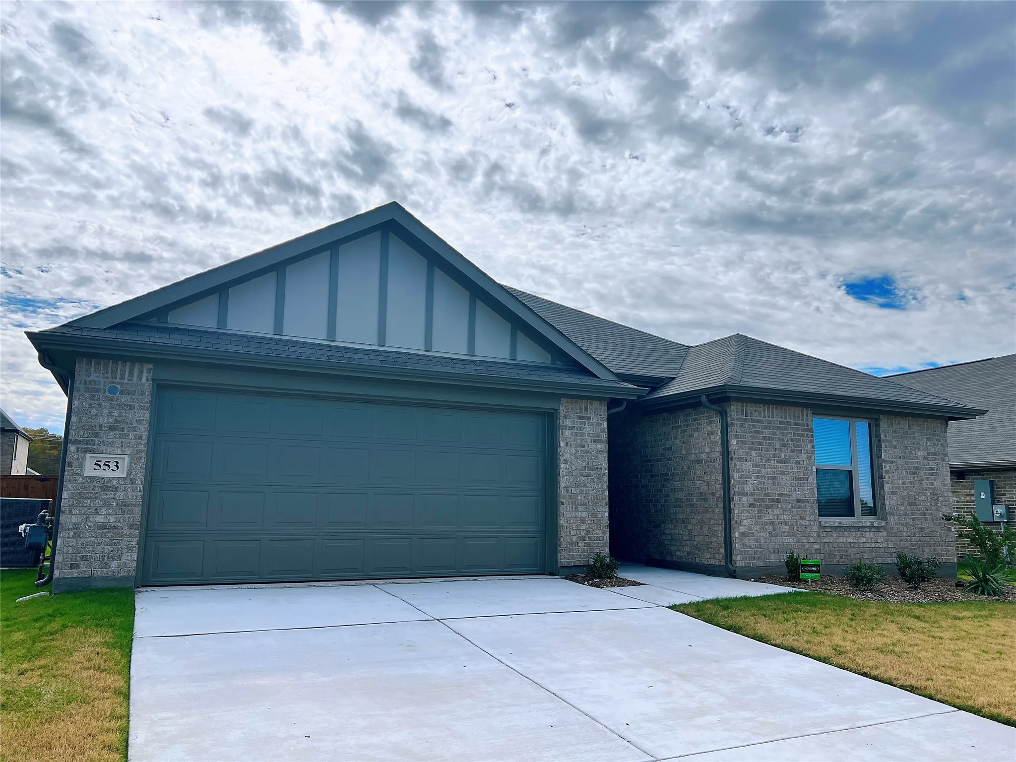 Single Family Residence For Rent in Grayson County , 553 Meadow Run Drive, Van Alstyne, Texas 75495, 4 Bedroom, 2 Bathroom, 2 Garage spaces, 1,798 Sqft, built in 2023, mls#21332861, Real Estate Agent in Van Alstyne, Homes For Rent in Grayson county, Homes For Rent in Van Alstyne, Realtor in Van Alstyne Texas, Real Estate Brokerage Independent Realty Texas, Luminita Cordes Realtor