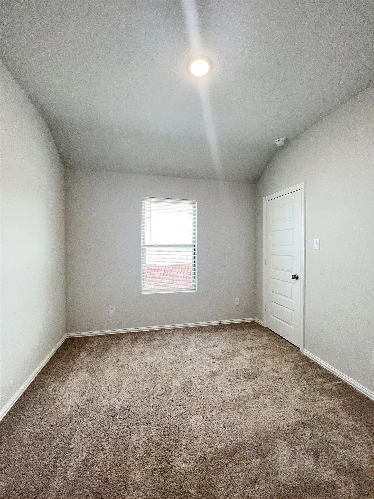 Single Family Residence For Rent in Grayson County , 553 Meadow Run Drive, Van Alstyne, Texas 75495, 4 Bedroom, 2 Bathroom, 2 Garage spaces, 1,798 Sqft, built in 2023, mls#21332861, Real Estate Agent in Van Alstyne, Homes For Rent in Grayson county, Homes For Rent in Van Alstyne, Realtor in Van Alstyne Texas, Real Estate Brokerage Independent Realty Texas, Luminita Cordes Realtor