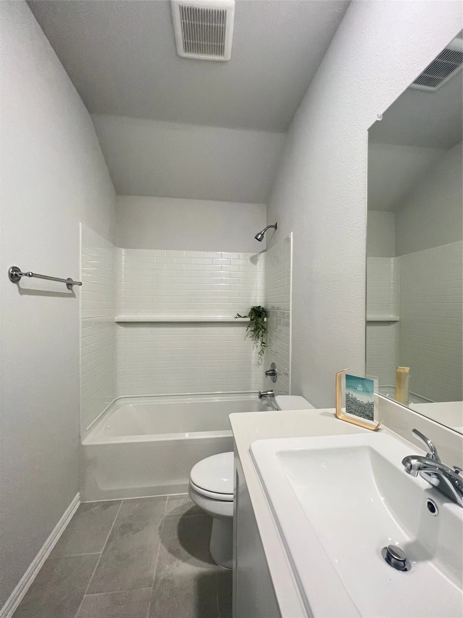 Single Family Residence For Rent in Grayson County , 553 Meadow Run Drive, Van Alstyne, Texas 75495, 4 Bedroom, 2 Bathroom, 2 Garage spaces, 1,798 Sqft, built in 2023, mls#21332861, Real Estate Agent in Van Alstyne, Homes For Rent in Grayson county, Homes For Rent in Van Alstyne, Realtor in Van Alstyne Texas, Real Estate Brokerage Independent Realty Texas, Luminita Cordes Realtor