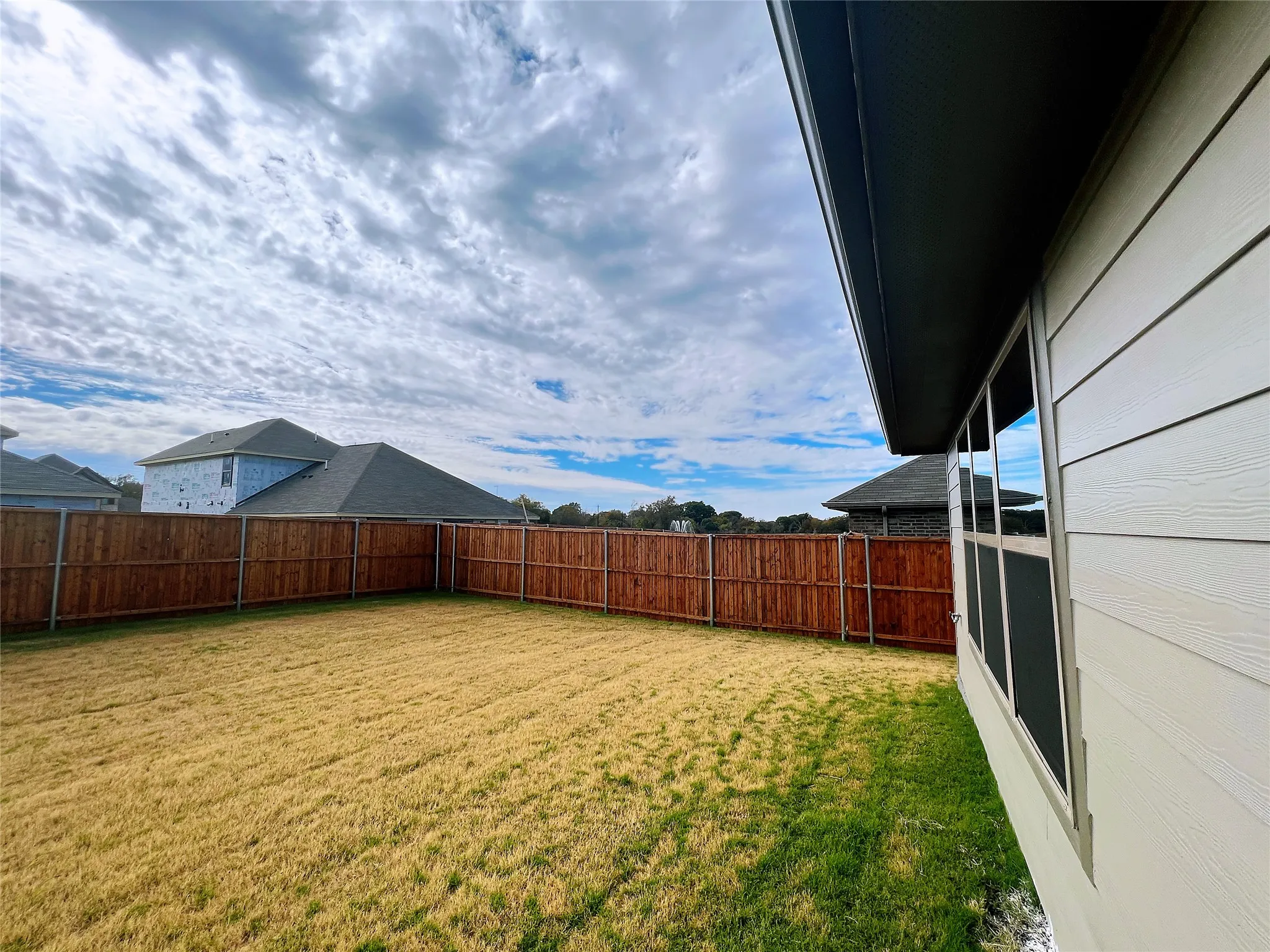 Single Family Residence For Rent in Grayson County , 553 Meadow Run Drive, Van Alstyne, Texas 75495, 4 Bedroom, 2 Bathroom, 2 Garage spaces, 1,798 Sqft, built in 2023, mls#21332861, Real Estate Agent in Van Alstyne, Homes For Rent in Grayson county, Homes For Rent in Van Alstyne, Realtor in Van Alstyne Texas, Real Estate Brokerage Independent Realty Texas, Luminita Cordes Realtor