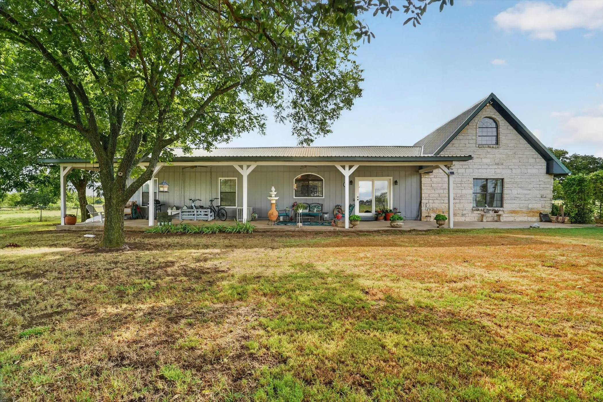 Single Family Residence For Sale in Palo Pinto County , 13143 N HWY 281, Perrin, Texas 76486, 3 Bedroom, 3 Bathroom, Garage spaces, 1,456 Sqft, built in 1984, mls#21325396, Real Estate Agent in Perrin, Homes For Sale in Palo Pinto county, Homes For Sale in Perrin, Realtor in Perrin Texas, Real Estate Brokerage Independent Realty Texas, Luminita Cordes Realtor