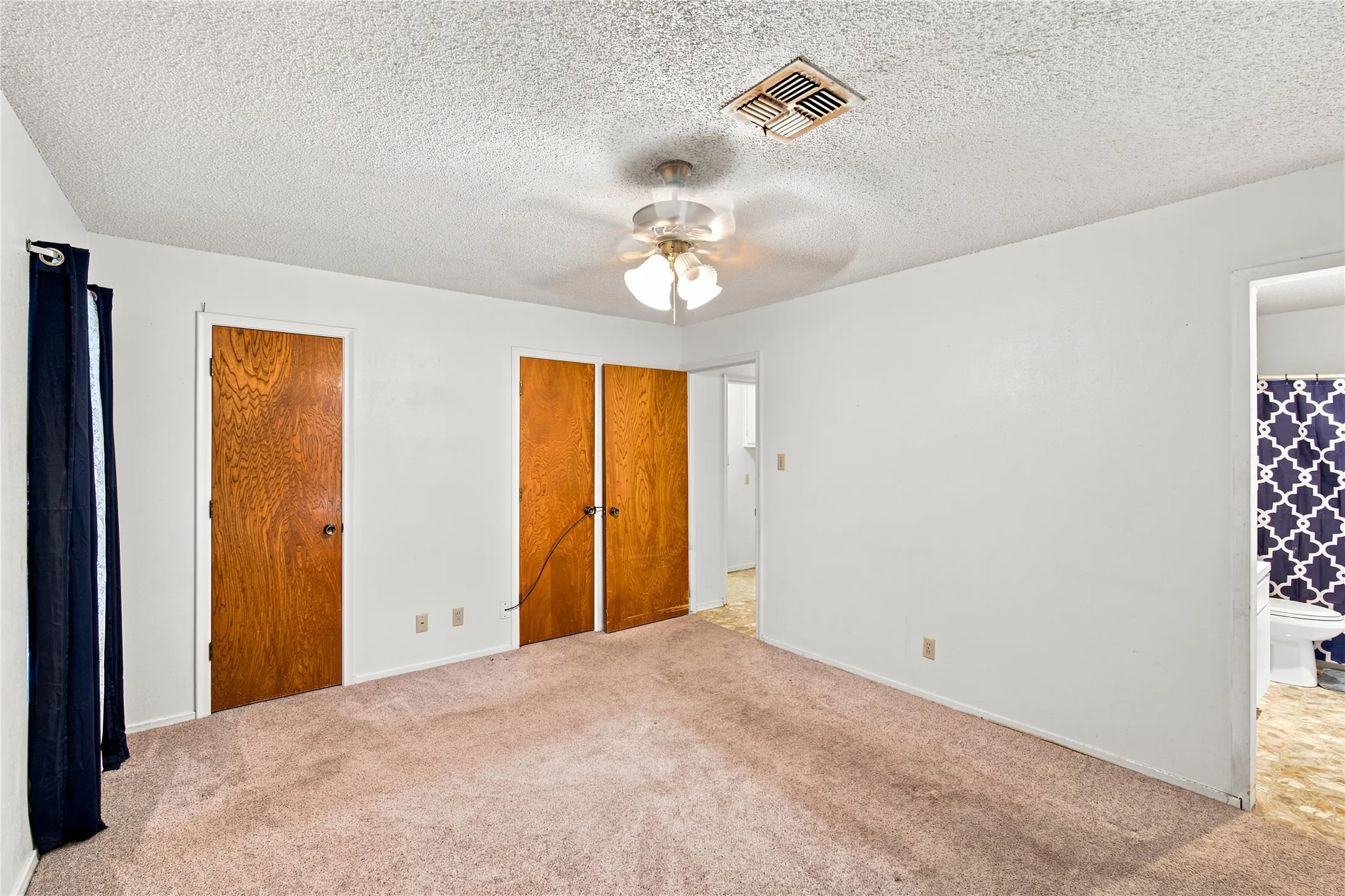 Single Family Residence For Sale in Hill County , 504 E Roosevelt Avenue, Whitney, Texas 76692, 3 Bedroom, 2 Bathroom, Garage spaces, 1,816 Sqft, built in 1975, mls#21316986, Real Estate Agent in Whitney, Homes For Sale in Hill county, Homes For Sale in Whitney, Realtor in Whitney Texas, Real Estate Brokerage Independent Realty Texas, Luminita Cordes Realtor