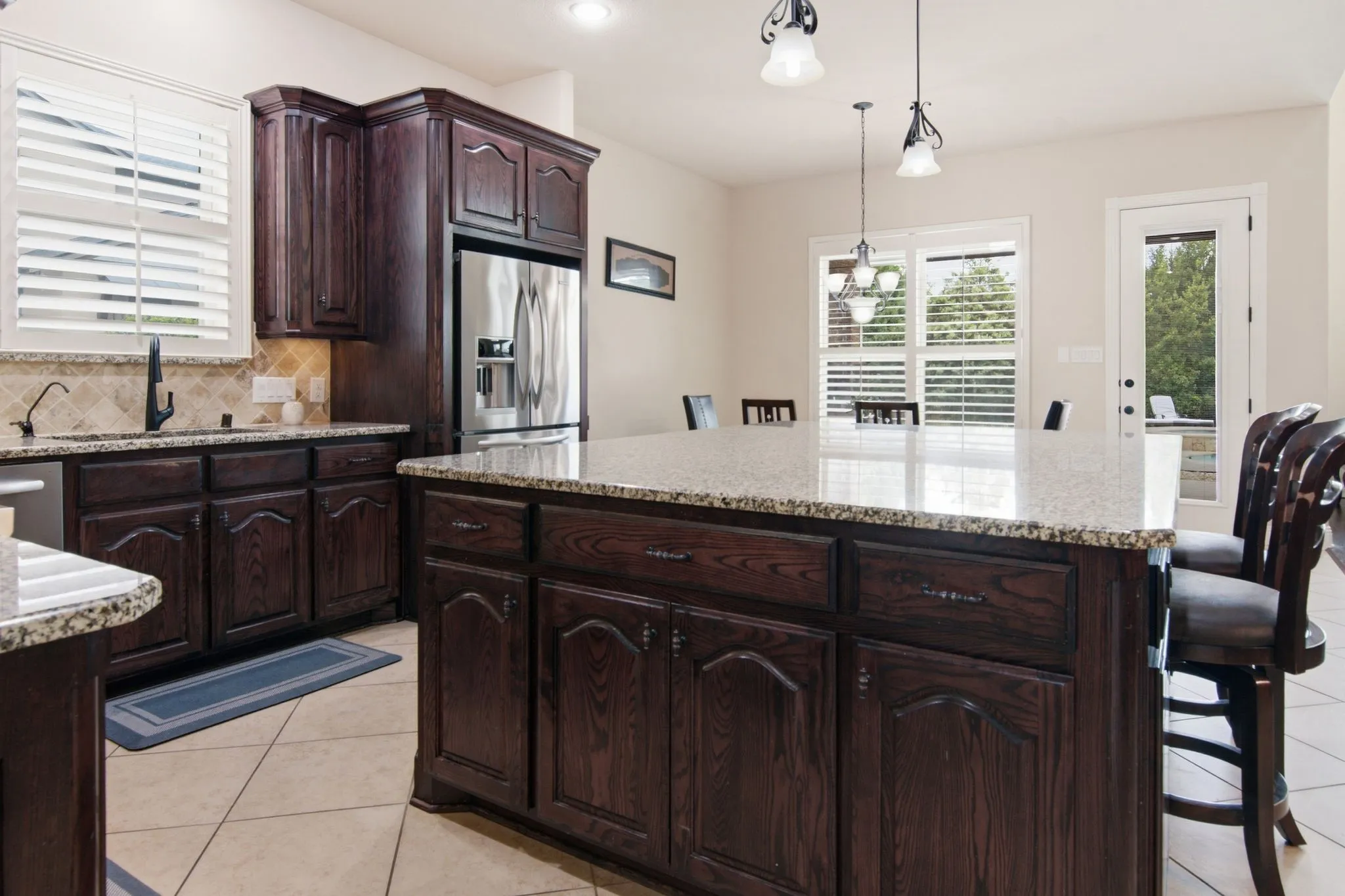Enjoy your morning coffee at the breakfast bar.