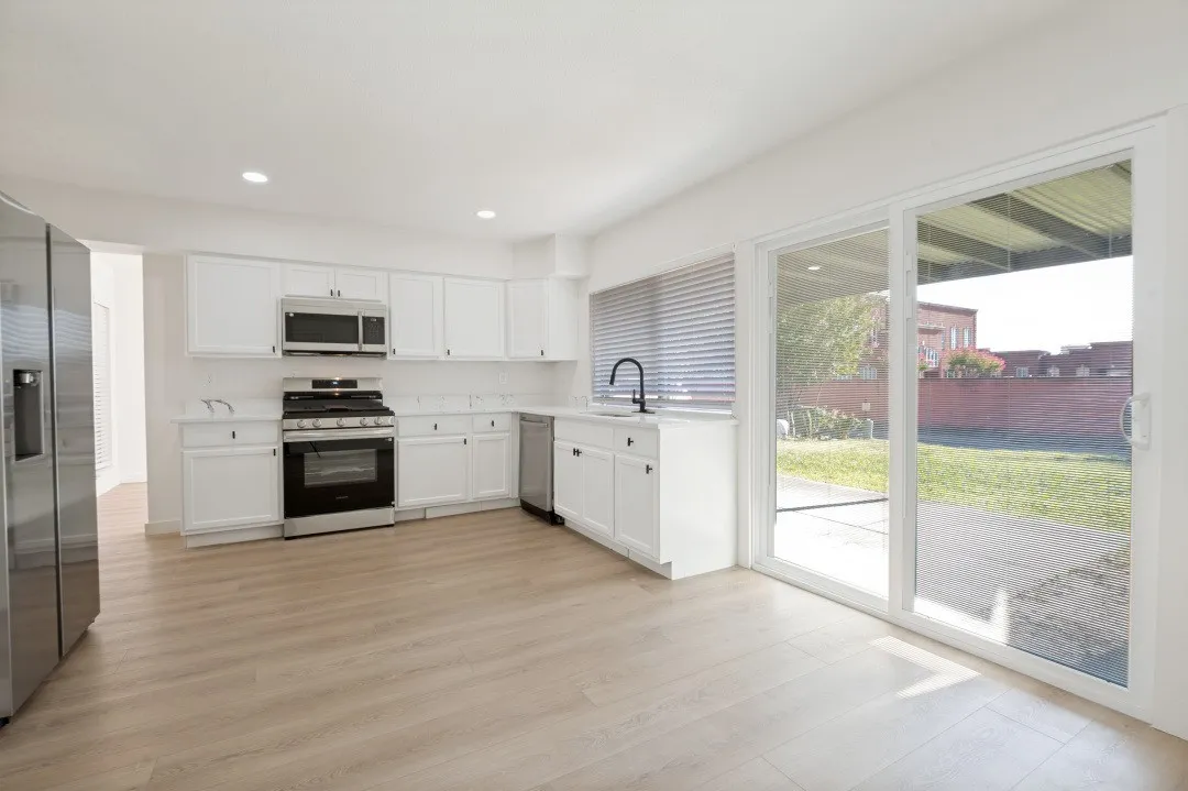 Single Family Residence For Sale in Denton County , 1910 Rambling Ridge Lane, Carrollton, Texas 75007, 3 Bedroom, 2 Bathroom, 2 Garage spaces, 1,853 Sqft, built in 1977, mls#21332020, Real Estate Agent in Carrollton, Homes For Sale in Denton county, Homes For Sale in Carrollton, Realtor in Carrollton Texas, Real Estate Brokerage Independent Realty Texas, Luminita Cordes Realtor