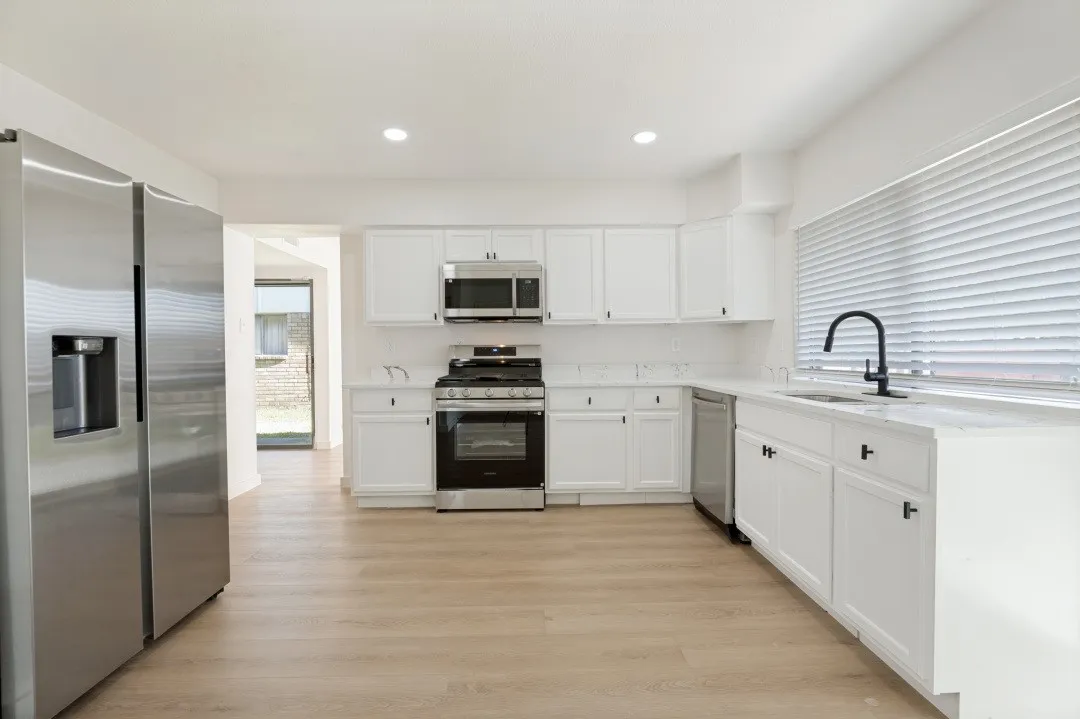 Single Family Residence For Sale in Denton County , 1910 Rambling Ridge Lane, Carrollton, Texas 75007, 3 Bedroom, 2 Bathroom, 2 Garage spaces, 1,853 Sqft, built in 1977, mls#21332020, Real Estate Agent in Carrollton, Homes For Sale in Denton county, Homes For Sale in Carrollton, Realtor in Carrollton Texas, Real Estate Brokerage Independent Realty Texas, Luminita Cordes Realtor