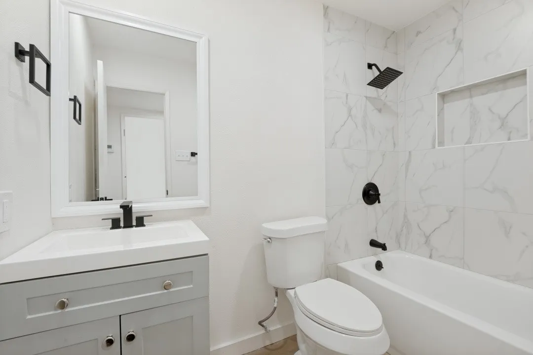 Single Family Residence For Sale in Denton County , 1910 Rambling Ridge Lane, Carrollton, Texas 75007, 3 Bedroom, 2 Bathroom, 2 Garage spaces, 1,853 Sqft, built in 1977, mls#21332020, Real Estate Agent in Carrollton, Homes For Sale in Denton county, Homes For Sale in Carrollton, Realtor in Carrollton Texas, Real Estate Brokerage Independent Realty Texas, Luminita Cordes Realtor