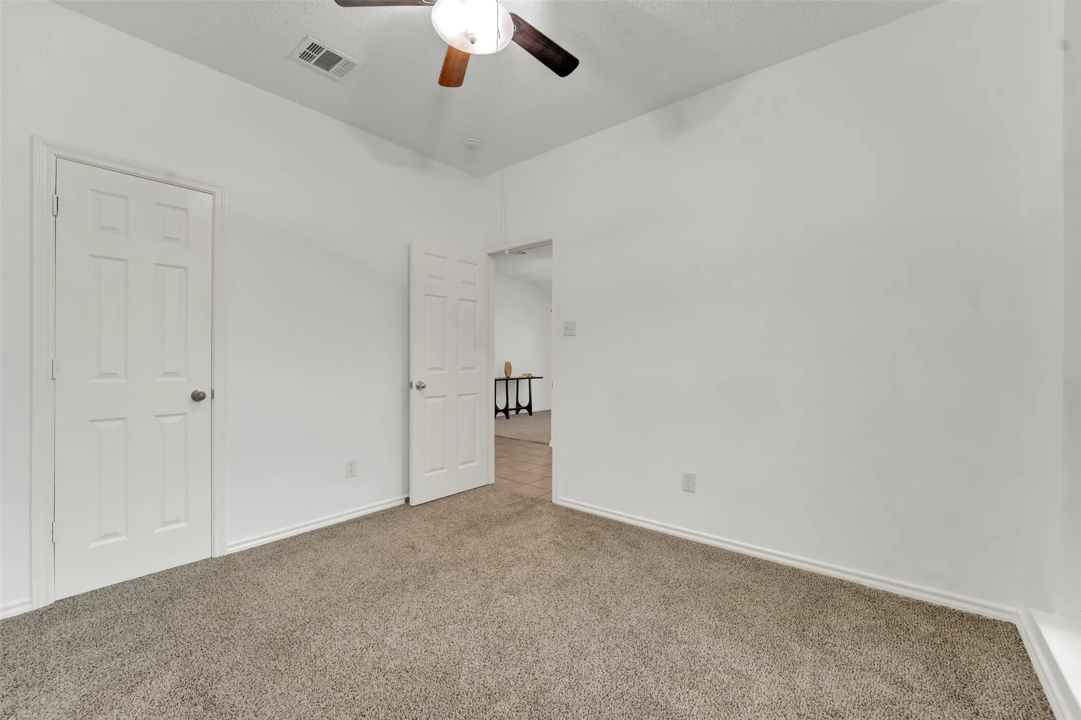 Single Family Residence For Sale in Dallas County , 8210 Sailors Street, Rowlett, Texas 75089, 4 Bedroom, 2 Bathroom, 2 Garage spaces, 2,258 Sqft, built in 2003, mls#21331354, Real Estate Agent in Rowlett, Homes For Sale in Dallas county, Homes For Sale in Rowlett, Realtor in Rowlett Texas, Real Estate Brokerage Independent Realty Texas, Luminita Cordes Realtor