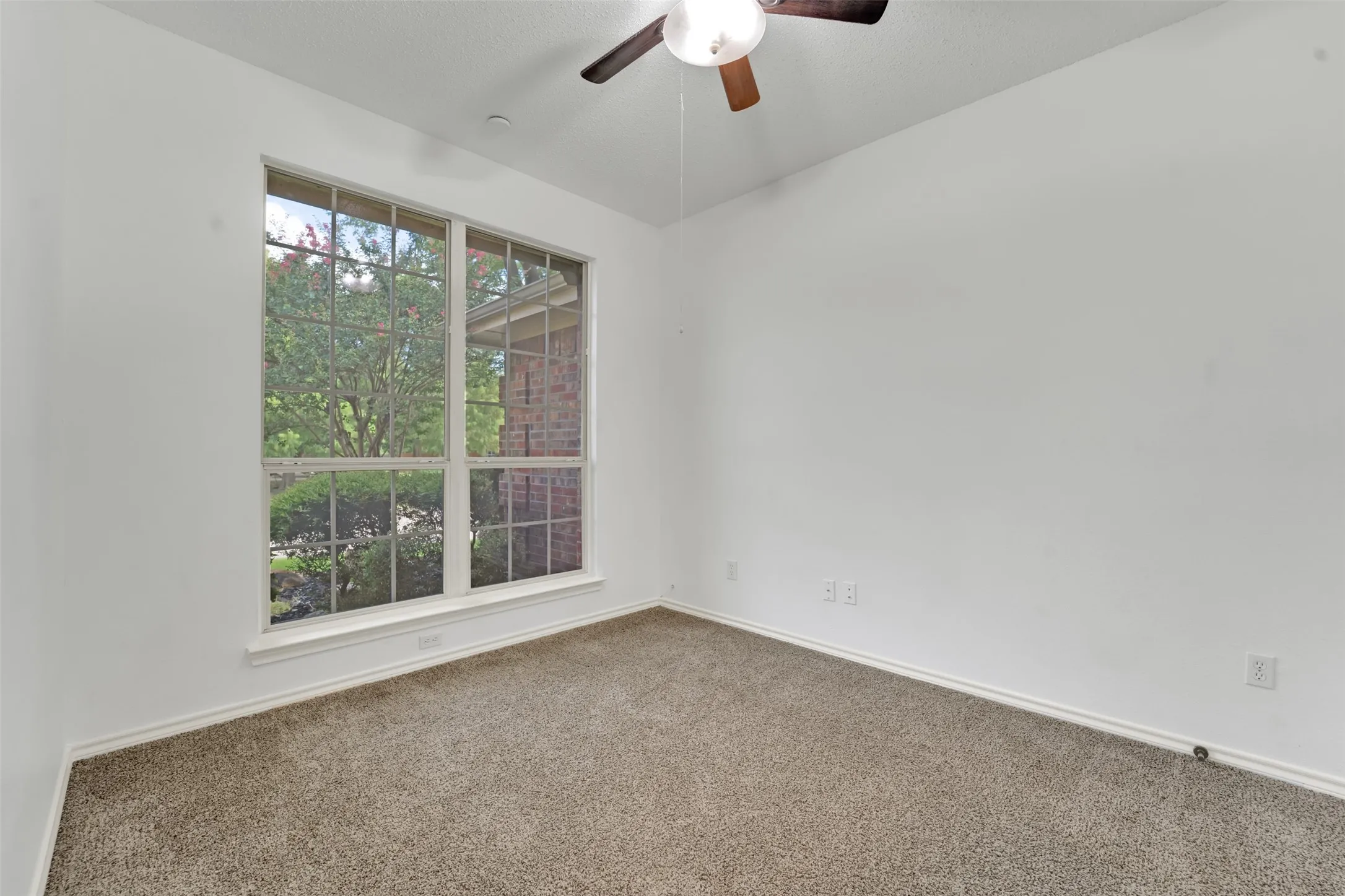 Single Family Residence For Sale in Dallas County , 8210 Sailors Street, Rowlett, Texas 75089, 4 Bedroom, 2 Bathroom, 2 Garage spaces, 2,258 Sqft, built in 2003, mls#21331354, Real Estate Agent in Rowlett, Homes For Sale in Dallas county, Homes For Sale in Rowlett, Realtor in Rowlett Texas, Real Estate Brokerage Independent Realty Texas, Luminita Cordes Realtor