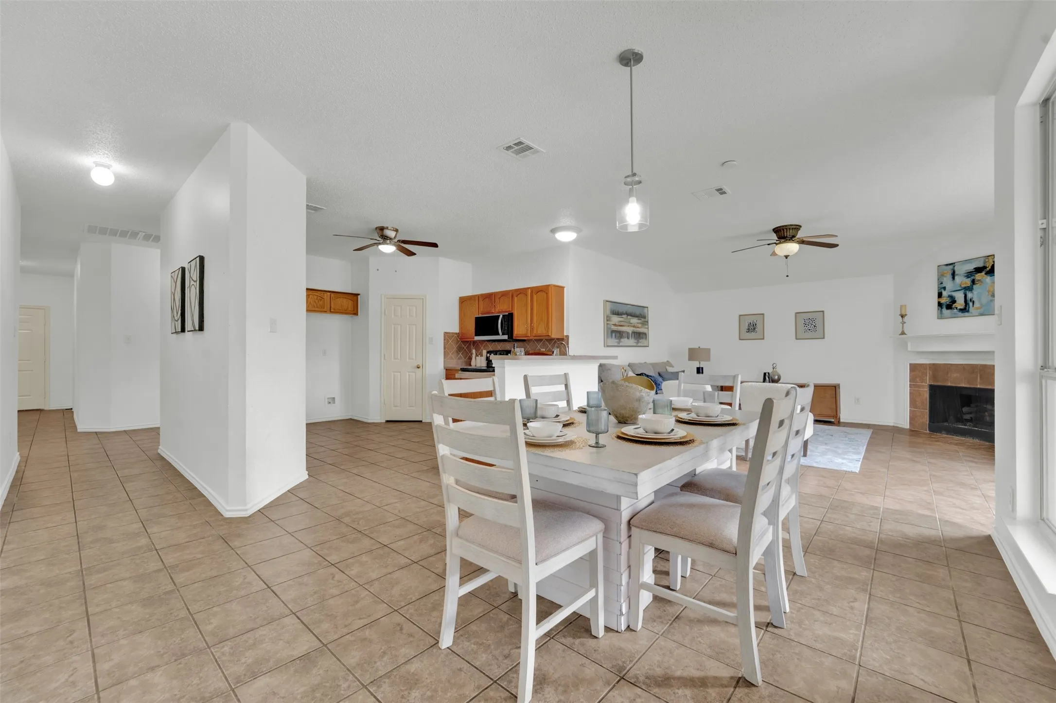 Single Family Residence For Sale in Dallas County , 8210 Sailors Street, Rowlett, Texas 75089, 4 Bedroom, 2 Bathroom, 2 Garage spaces, 2,258 Sqft, built in 2003, mls#21331354, Real Estate Agent in Rowlett, Homes For Sale in Dallas county, Homes For Sale in Rowlett, Realtor in Rowlett Texas, Real Estate Brokerage Independent Realty Texas, Luminita Cordes Realtor