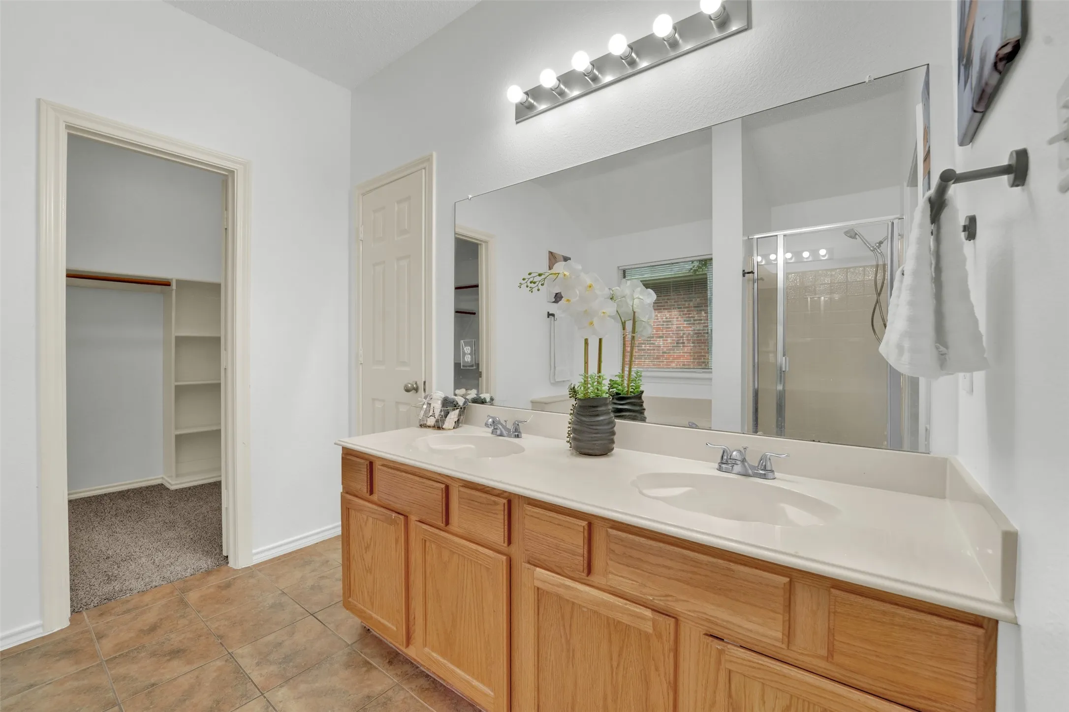 Single Family Residence For Sale in Dallas County , 8210 Sailors Street, Rowlett, Texas 75089, 4 Bedroom, 2 Bathroom, 2 Garage spaces, 2,258 Sqft, built in 2003, mls#21331354, Real Estate Agent in Rowlett, Homes For Sale in Dallas county, Homes For Sale in Rowlett, Realtor in Rowlett Texas, Real Estate Brokerage Independent Realty Texas, Luminita Cordes Realtor