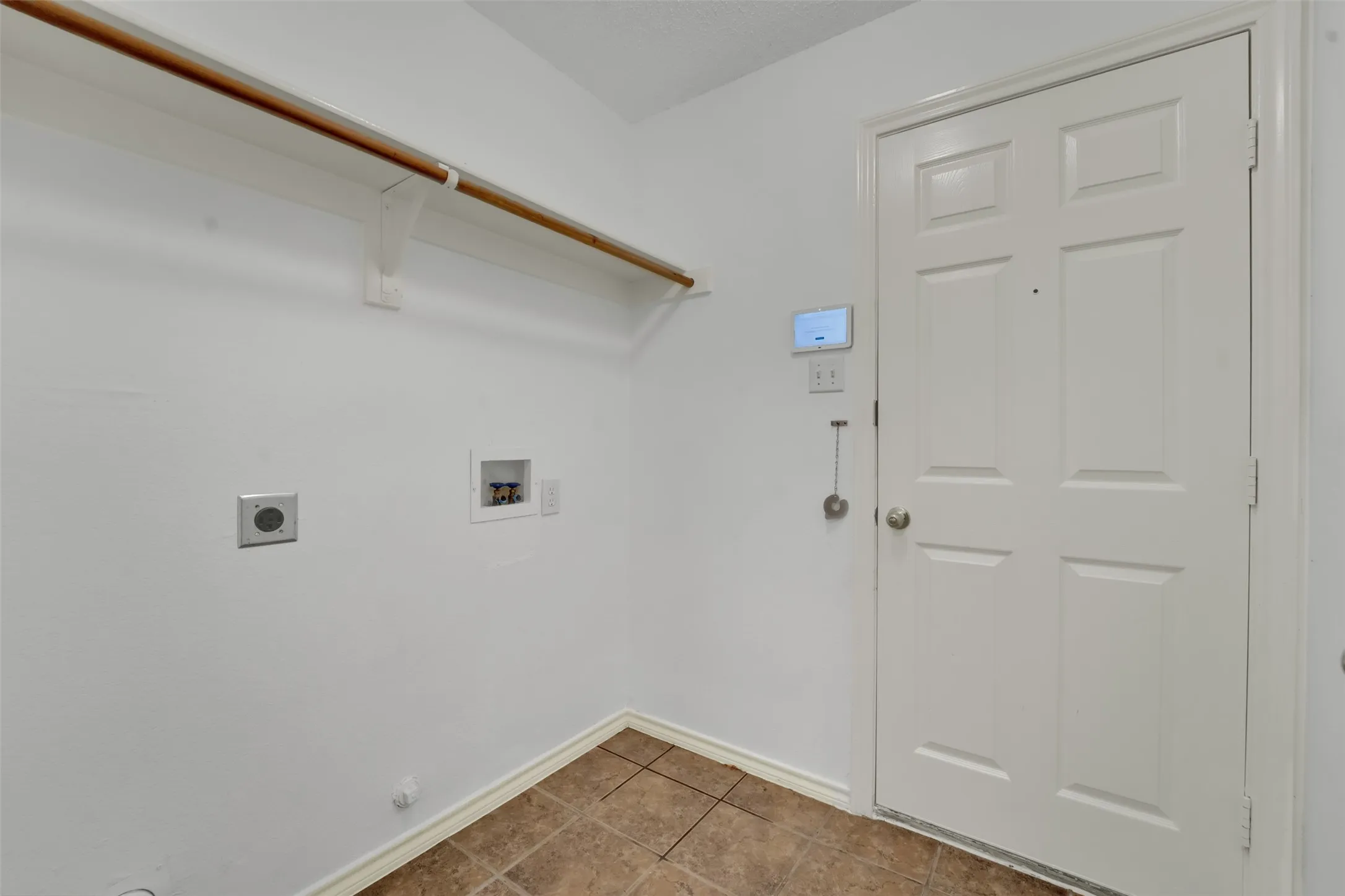 Single Family Residence For Sale in Dallas County , 8210 Sailors Street, Rowlett, Texas 75089, 4 Bedroom, 2 Bathroom, 2 Garage spaces, 2,258 Sqft, built in 2003, mls#21331354, Real Estate Agent in Rowlett, Homes For Sale in Dallas county, Homes For Sale in Rowlett, Realtor in Rowlett Texas, Real Estate Brokerage Independent Realty Texas, Luminita Cordes Realtor