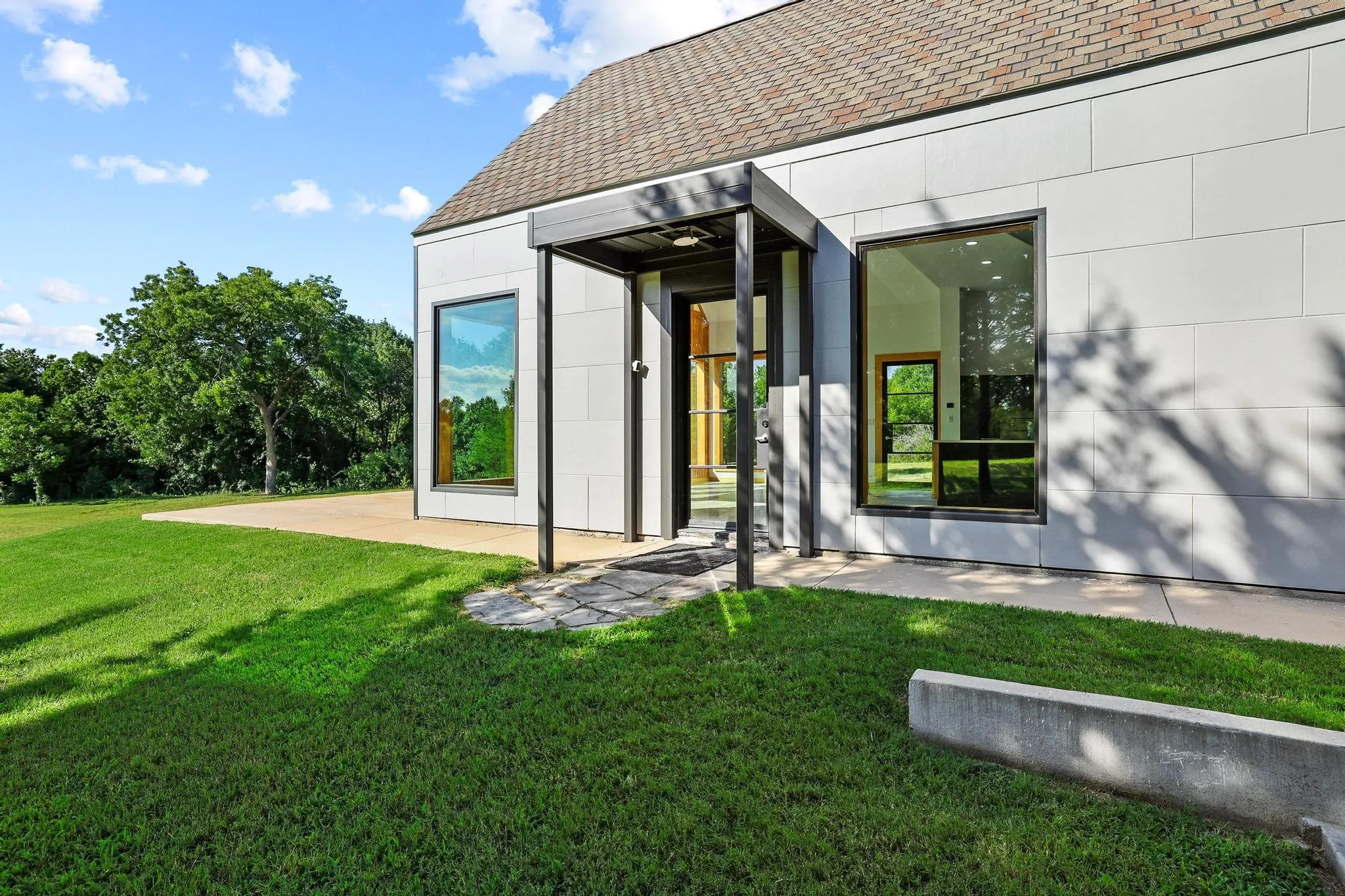 Single Family Residence For Sale in Fannin County , 511 County Road 4264, Leonard, Texas 75452, 2 Bedroom, 3 Bathroom, Garage spaces, 2,678 Sqft, built in 2021, mls#21332891, Real Estate Agent in Leonard, Homes For Sale in Fannin county, Homes For Sale in Leonard, Realtor in Leonard Texas, Real Estate Brokerage Independent Realty Texas, Luminita Cordes Realtor
