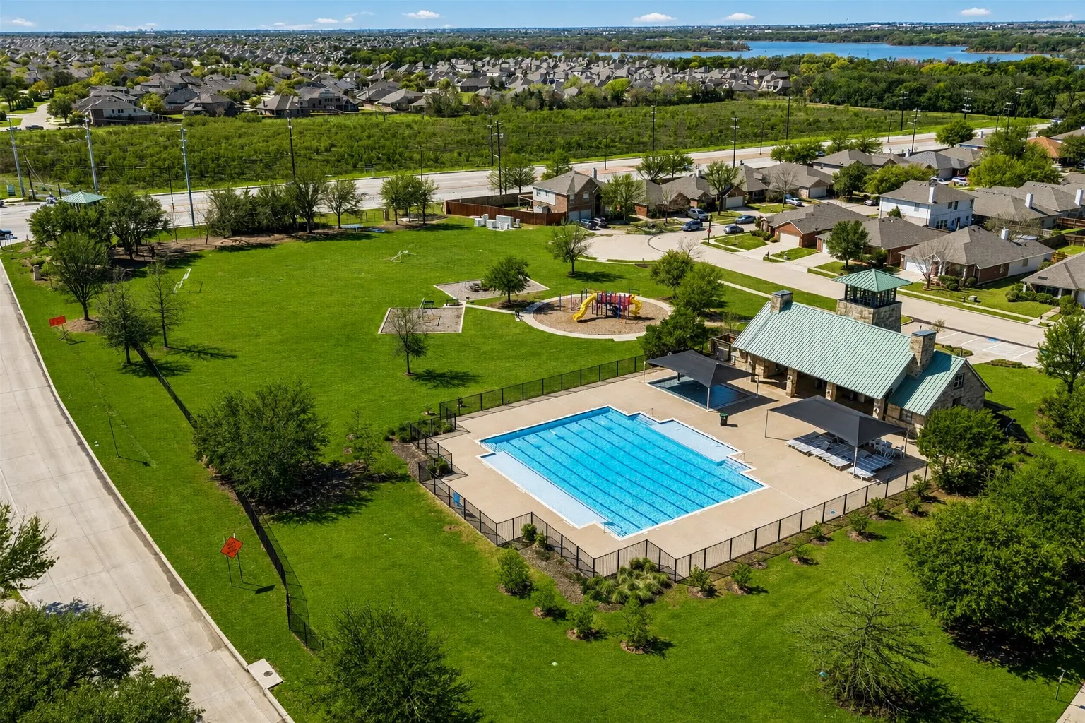 Single Family Residence For Sale in Denton County , 3013 Manuel Creek Drive, Little Elm, Texas 75068, 3 Bedroom, 2 Bathroom, 2 Garage spaces, 1,650 Sqft, built in 2016, mls#21332277, Real Estate Agent in Little Elm, Homes For Sale in Denton county, Homes For Sale in Little Elm, Realtor in Little Elm Texas, Real Estate Brokerage Independent Realty Texas, Luminita Cordes Realtor