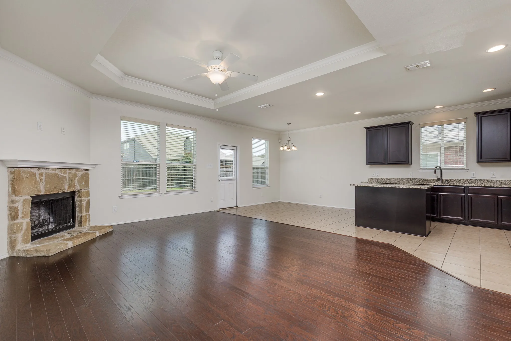 Single Family Residence For Sale in Denton County , 3013 Manuel Creek Drive, Little Elm, Texas 75068, 3 Bedroom, 2 Bathroom, 2 Garage spaces, 1,650 Sqft, built in 2016, mls#21332277, Real Estate Agent in Little Elm, Homes For Sale in Denton county, Homes For Sale in Little Elm, Realtor in Little Elm Texas, Real Estate Brokerage Independent Realty Texas, Luminita Cordes Realtor