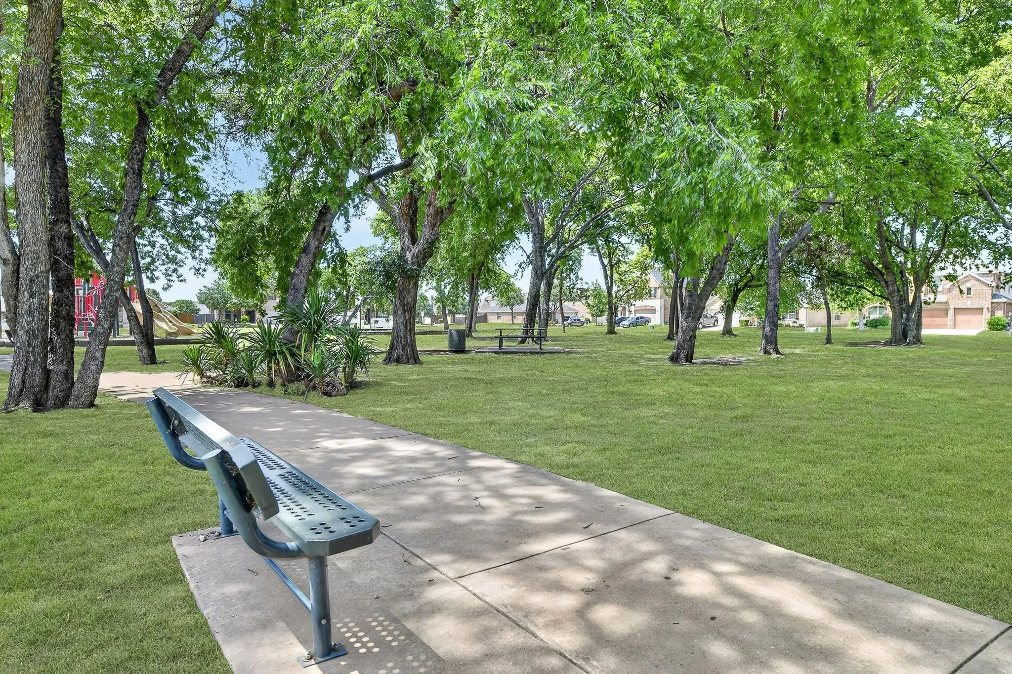 Single Family Residence For Sale in Denton County , 3013 Manuel Creek Drive, Little Elm, Texas 75068, 3 Bedroom, 2 Bathroom, 2 Garage spaces, 1,650 Sqft, built in 2016, mls#21332277, Real Estate Agent in Little Elm, Homes For Sale in Denton county, Homes For Sale in Little Elm, Realtor in Little Elm Texas, Real Estate Brokerage Independent Realty Texas, Luminita Cordes Realtor
