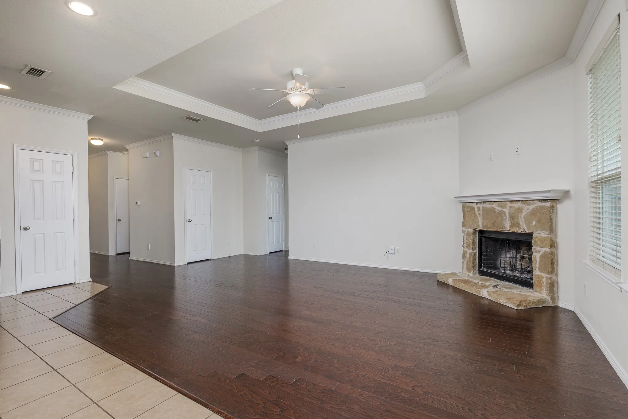Single Family Residence For Sale in Denton County , 3013 Manuel Creek Drive, Little Elm, Texas 75068, 3 Bedroom, 2 Bathroom, 2 Garage spaces, 1,650 Sqft, built in 2016, mls#21332277, Real Estate Agent in Little Elm, Homes For Sale in Denton county, Homes For Sale in Little Elm, Realtor in Little Elm Texas, Real Estate Brokerage Independent Realty Texas, Luminita Cordes Realtor