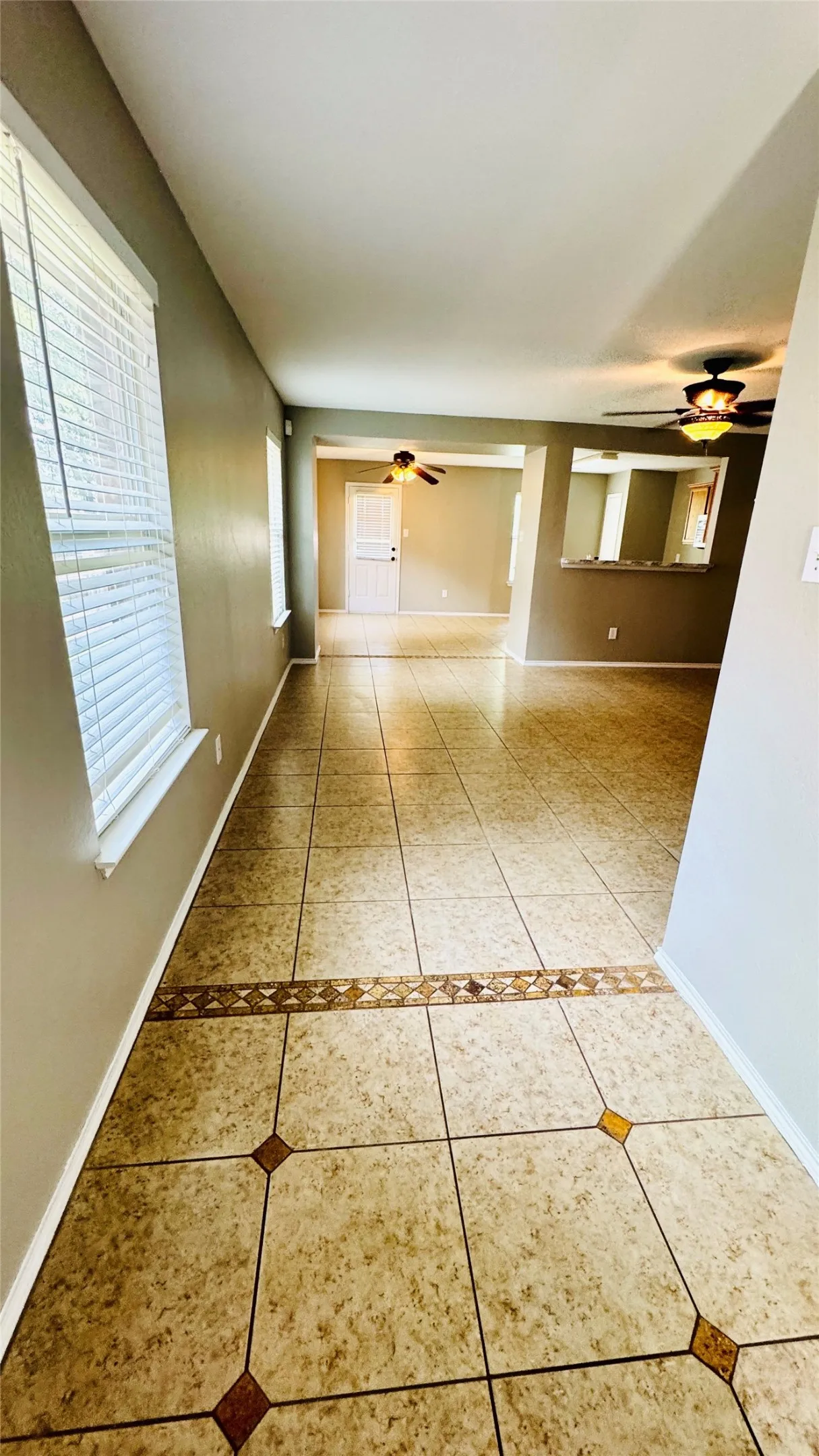 Single Family Residence For Rent in Tarrant County , 604 International Drive, Euless, Texas 76039, 4 Bedroom, 2 Bathroom, 2 Garage spaces, 1,762 Sqft, built in 2004, mls#21332900, Real Estate Agent in Euless, Homes For Rent in Tarrant county, Homes For Rent in Euless, Realtor in Euless Texas, Real Estate Brokerage Independent Realty Texas, Luminita Cordes Realtor
