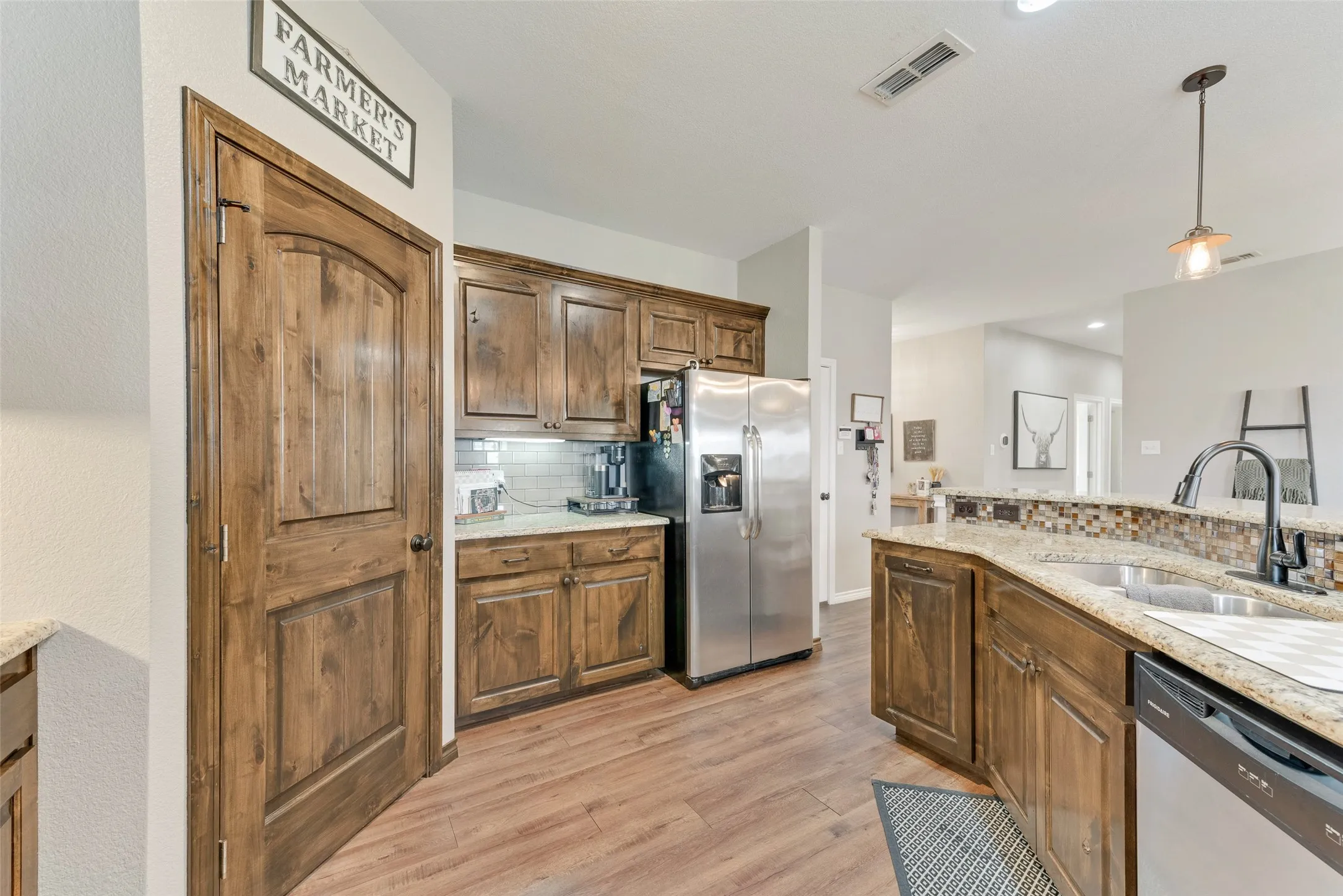 Single Family Residence For Sale in Van Zandt County , 120 Horseshoe Lake Drive, Edgewood, Texas 75117, 3 Bedroom, 2 Bathroom, 2 Garage spaces, 1,297 Sqft, built in 2016, mls#21329322, Real Estate Agent in Edgewood, Homes For Sale in Van Zandt county, Homes For Sale in Edgewood, Realtor in Edgewood Texas, Real Estate Brokerage Independent Realty Texas, Luminita Cordes Realtor