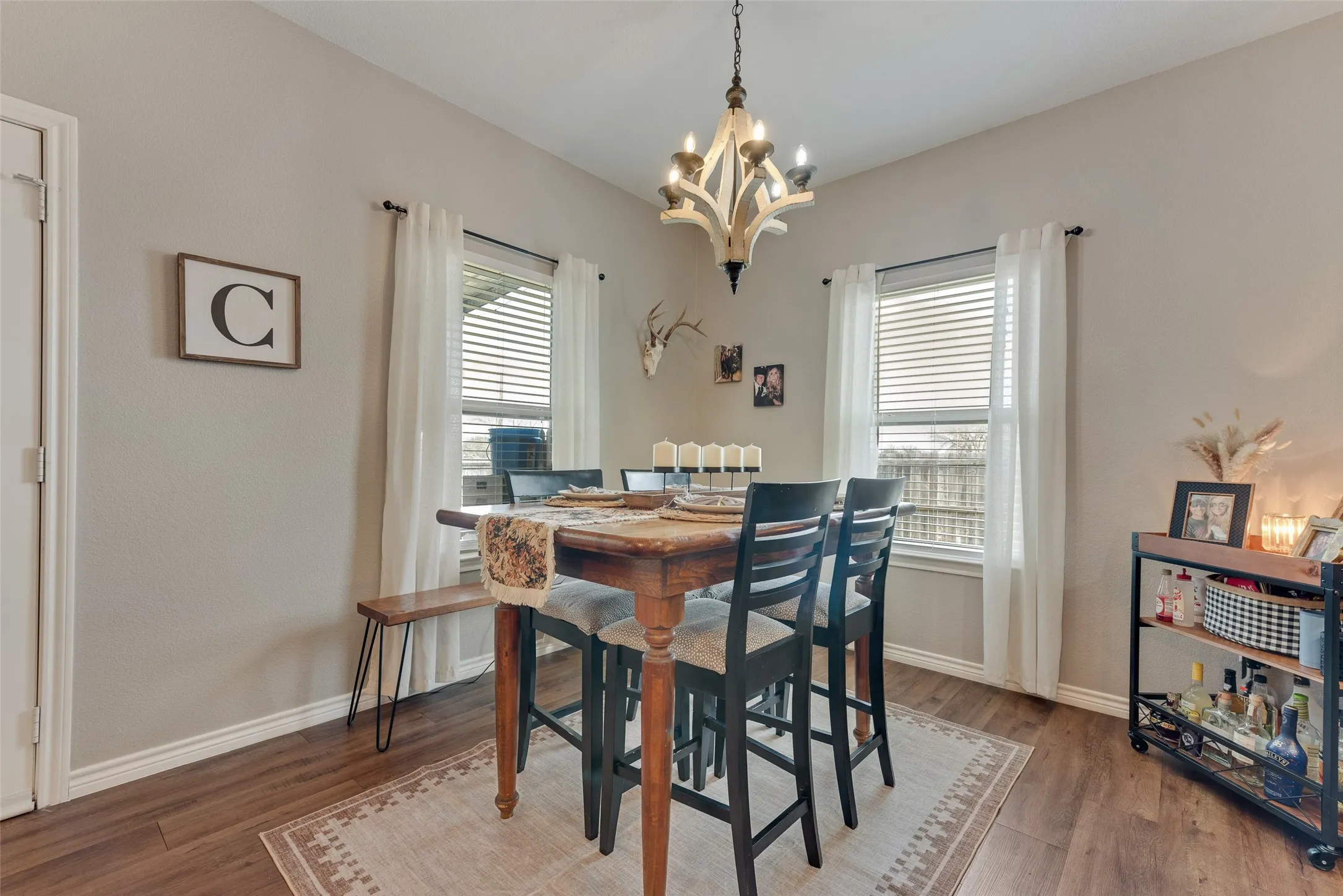 Single Family Residence For Sale in Van Zandt County , 120 Horseshoe Lake Drive, Edgewood, Texas 75117, 3 Bedroom, 2 Bathroom, 2 Garage spaces, 1,297 Sqft, built in 2016, mls#21329322, Real Estate Agent in Edgewood, Homes For Sale in Van Zandt county, Homes For Sale in Edgewood, Realtor in Edgewood Texas, Real Estate Brokerage Independent Realty Texas, Luminita Cordes Realtor