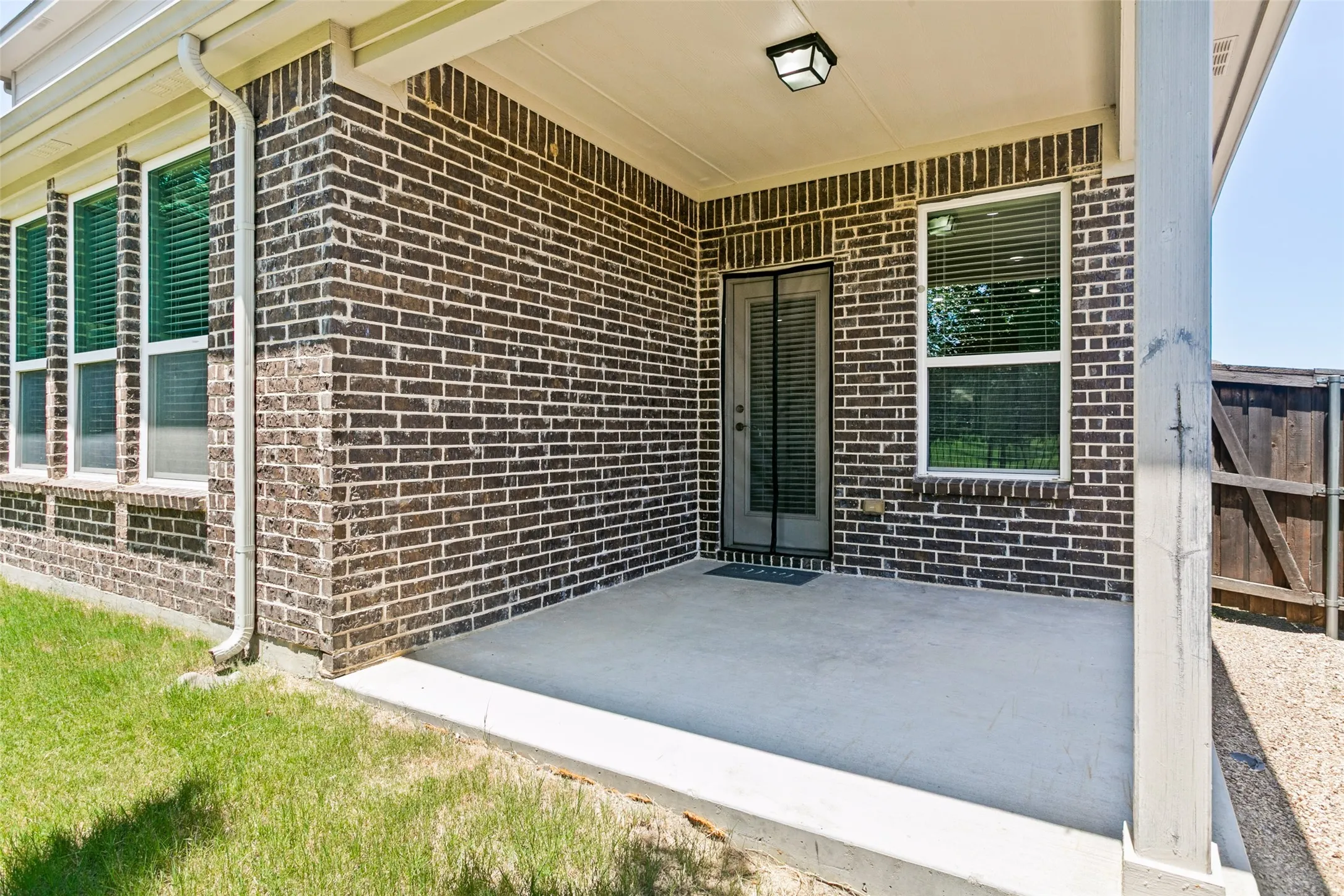 Single Family Residence For Sale in Denton County , 211 Copper Canyon Drive, Lewisville, Texas 75067, 4 Bedroom, 3 Bathroom, 2 Garage spaces, 2,961 Sqft, built in 2016, mls#21332848, Real Estate Agent in Lewisville, Homes For Sale in Denton county, Homes For Sale in Lewisville, Realtor in Lewisville Texas, Real Estate Brokerage Independent Realty Texas, Luminita Cordes Realtor