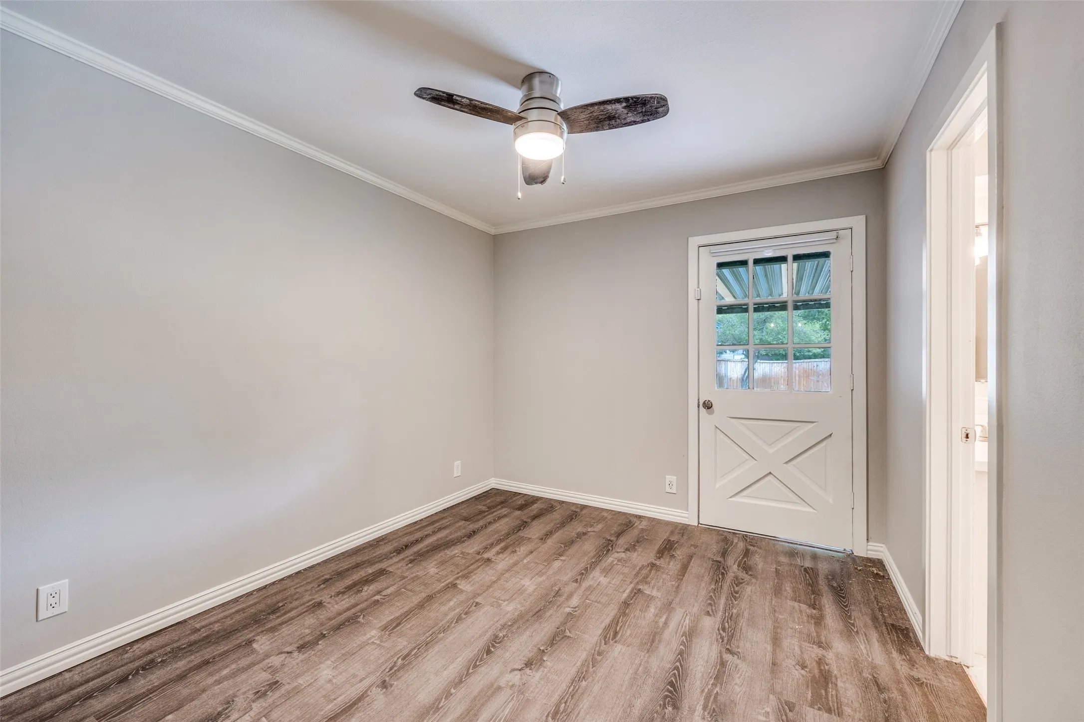 Single Family Residence For Sale in Dallas County , 530 Parkview Lane, Richardson, Texas 75080, 3 Bedroom, 2 Bathroom, Garage spaces, 2,150 Sqft, built in 1962, mls#21332242, Real Estate Agent in Richardson, Homes For Sale in Dallas county, Homes For Sale in Richardson, Realtor in Richardson Texas, Real Estate Brokerage Independent Realty Texas, Luminita Cordes Realtor
