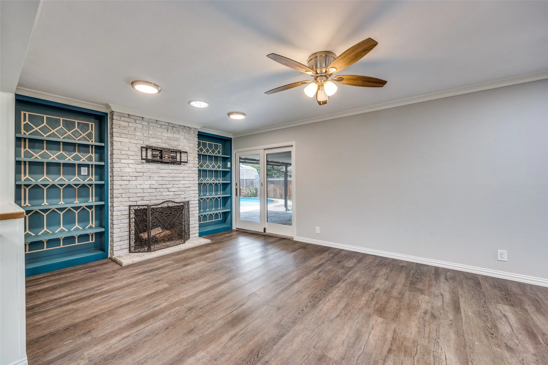 Single Family Residence For Sale in Dallas County , 530 Parkview Lane, Richardson, Texas 75080, 3 Bedroom, 2 Bathroom, Garage spaces, 2,150 Sqft, built in 1962, mls#21332242, Real Estate Agent in Richardson, Homes For Sale in Dallas county, Homes For Sale in Richardson, Realtor in Richardson Texas, Real Estate Brokerage Independent Realty Texas, Luminita Cordes Realtor