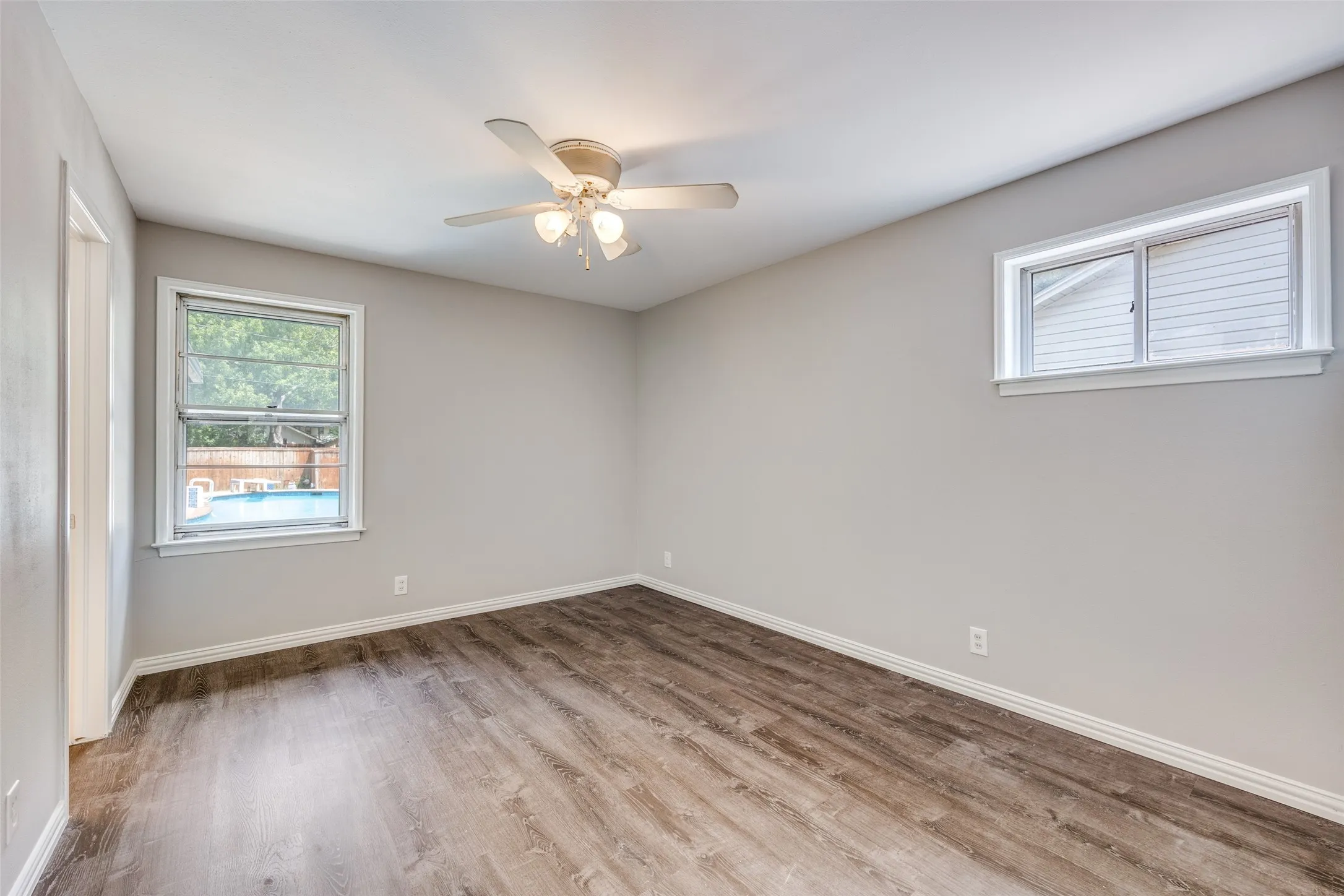 Single Family Residence For Sale in Dallas County , 530 Parkview Lane, Richardson, Texas 75080, 3 Bedroom, 2 Bathroom, Garage spaces, 2,150 Sqft, built in 1962, mls#21332242, Real Estate Agent in Richardson, Homes For Sale in Dallas county, Homes For Sale in Richardson, Realtor in Richardson Texas, Real Estate Brokerage Independent Realty Texas, Luminita Cordes Realtor