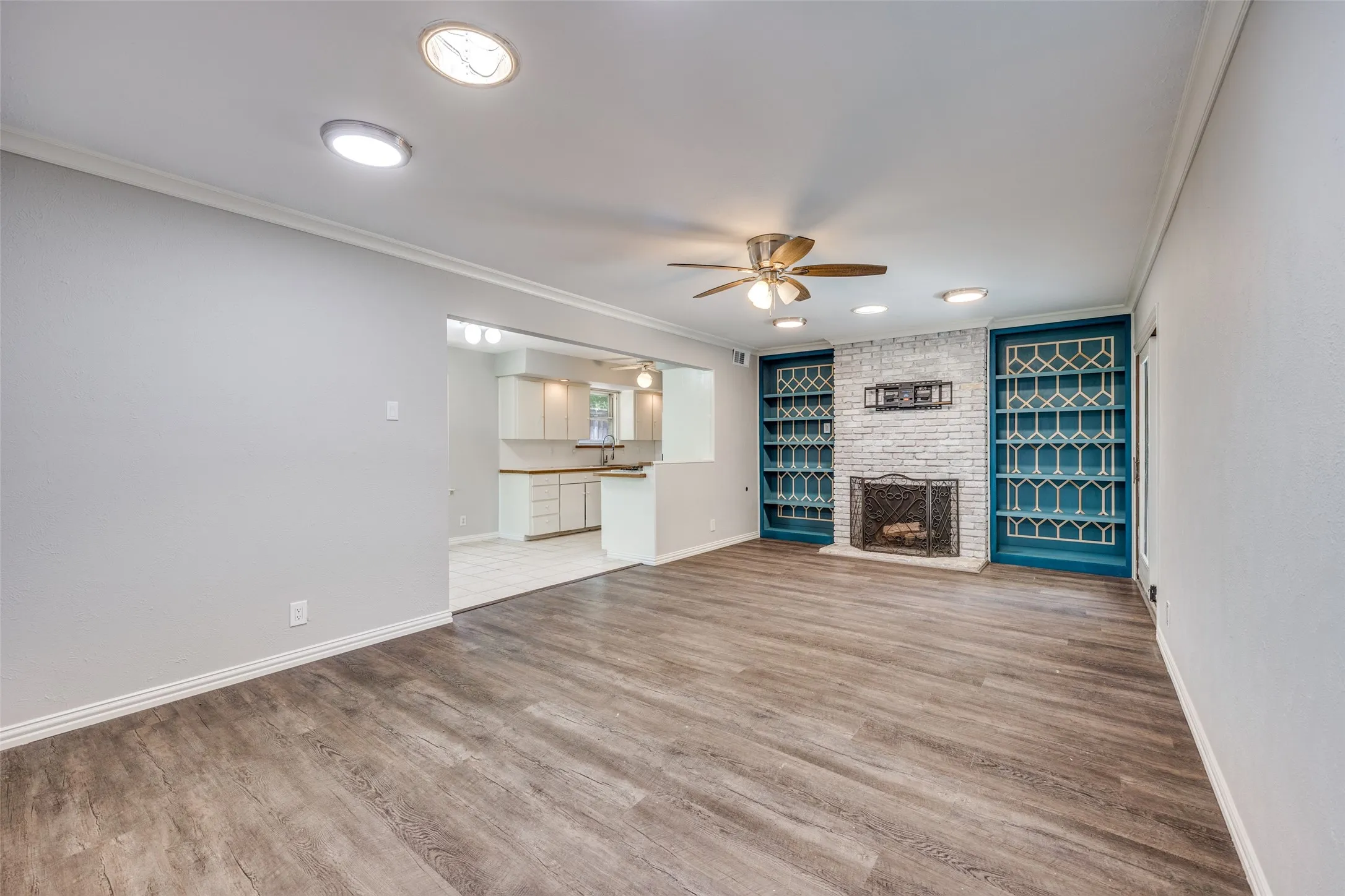 Single Family Residence For Sale in Dallas County , 530 Parkview Lane, Richardson, Texas 75080, 3 Bedroom, 2 Bathroom, Garage spaces, 2,150 Sqft, built in 1962, mls#21332242, Real Estate Agent in Richardson, Homes For Sale in Dallas county, Homes For Sale in Richardson, Realtor in Richardson Texas, Real Estate Brokerage Independent Realty Texas, Luminita Cordes Realtor