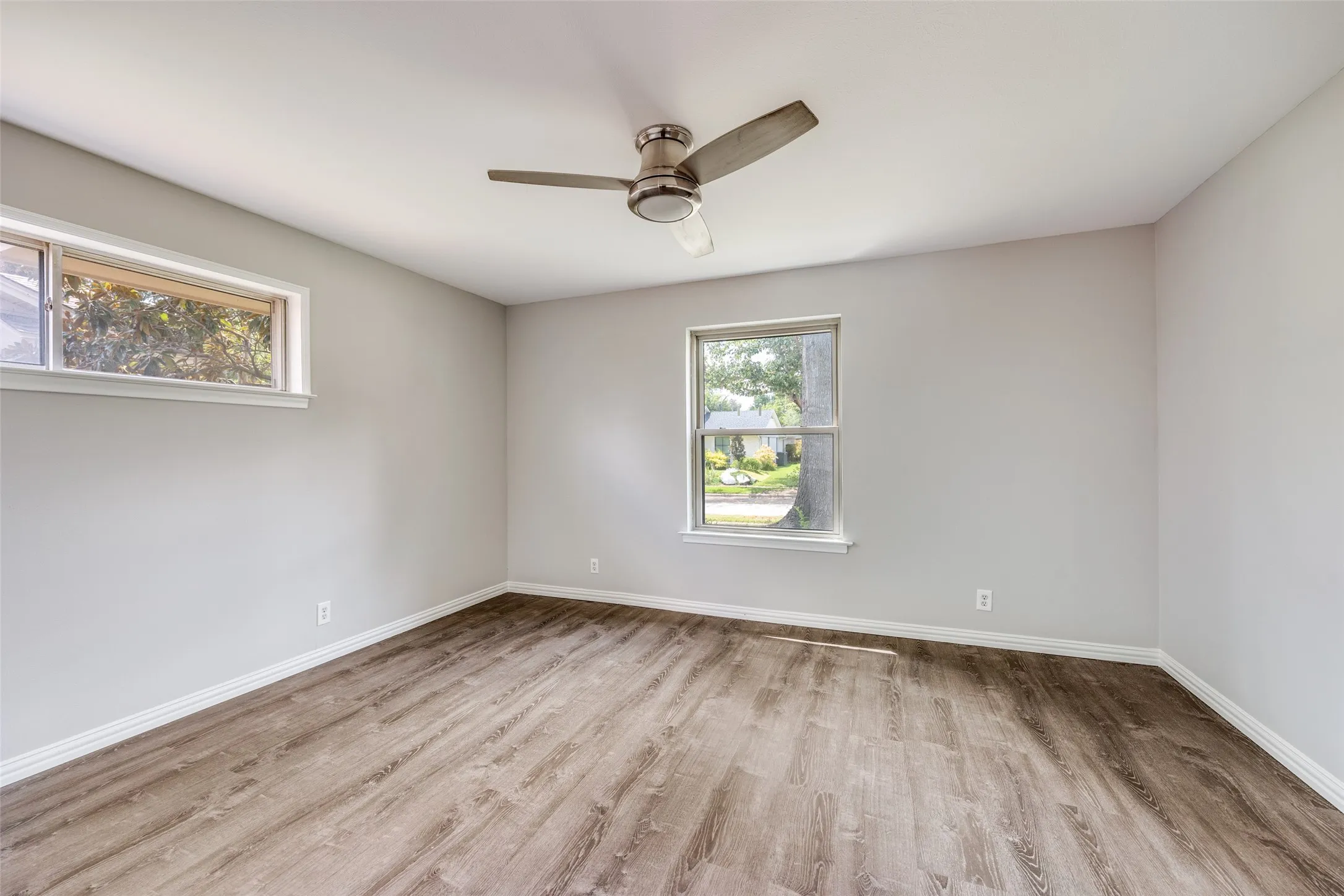 Single Family Residence For Sale in Dallas County , 530 Parkview Lane, Richardson, Texas 75080, 3 Bedroom, 2 Bathroom, Garage spaces, 2,150 Sqft, built in 1962, mls#21332242, Real Estate Agent in Richardson, Homes For Sale in Dallas county, Homes For Sale in Richardson, Realtor in Richardson Texas, Real Estate Brokerage Independent Realty Texas, Luminita Cordes Realtor