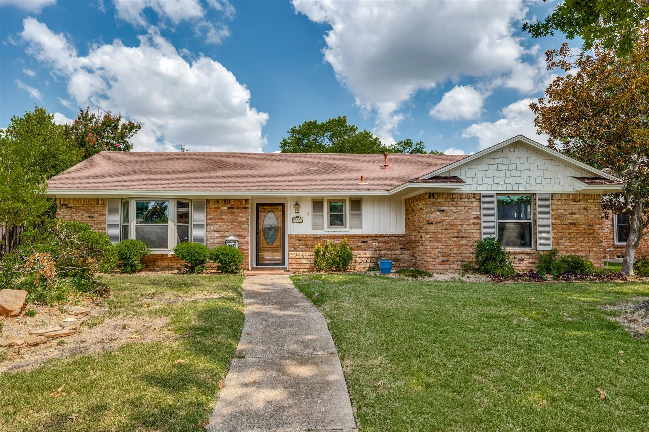 Single Family Residence For Sale in Dallas County , 530 Parkview Lane, Richardson, Texas 75080, 3 Bedroom, 2 Bathroom, Garage spaces, 2,150 Sqft, built in 1962, mls#21332242, Real Estate Agent in Richardson, Homes For Sale in Dallas county, Homes For Sale in Richardson, Realtor in Richardson Texas, Real Estate Brokerage Independent Realty Texas, Luminita Cordes Realtor