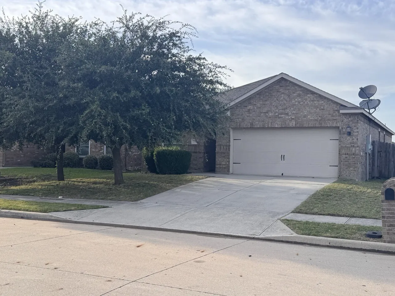 Single Family Residence For Sale in Collin County , 231 Lamont Road, Anna, Texas 75409, 3 Bedrooms, 2 Bathrooms, 2 Garage spaces, 1,613 Sqft, built in 2013, Price $259,900, mls#21332910, Real Estate Agent in Anna, Homes For Sale in Collin county, Homes For Sale in Anna, Realtor in Anna Texas, Real Estate Brokerage Independent Realty Texas, Luminita Cordes Realtor