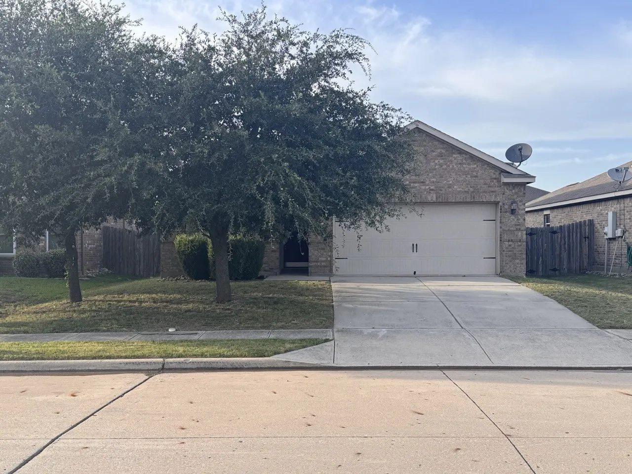 Single Family Residence For Sale in Collin County , 231 Lamont Road, Anna, Texas 75409, 3 Bedrooms, 2 Bathrooms, 2 Garage spaces, 1,613 Sqft, built in 2013, Price $259,900, mls#21332910, Real Estate Agent in Anna, Homes For Sale in Collin county, Homes For Sale in Anna, Realtor in Anna Texas, Real Estate Brokerage Independent Realty Texas, Luminita Cordes Realtor