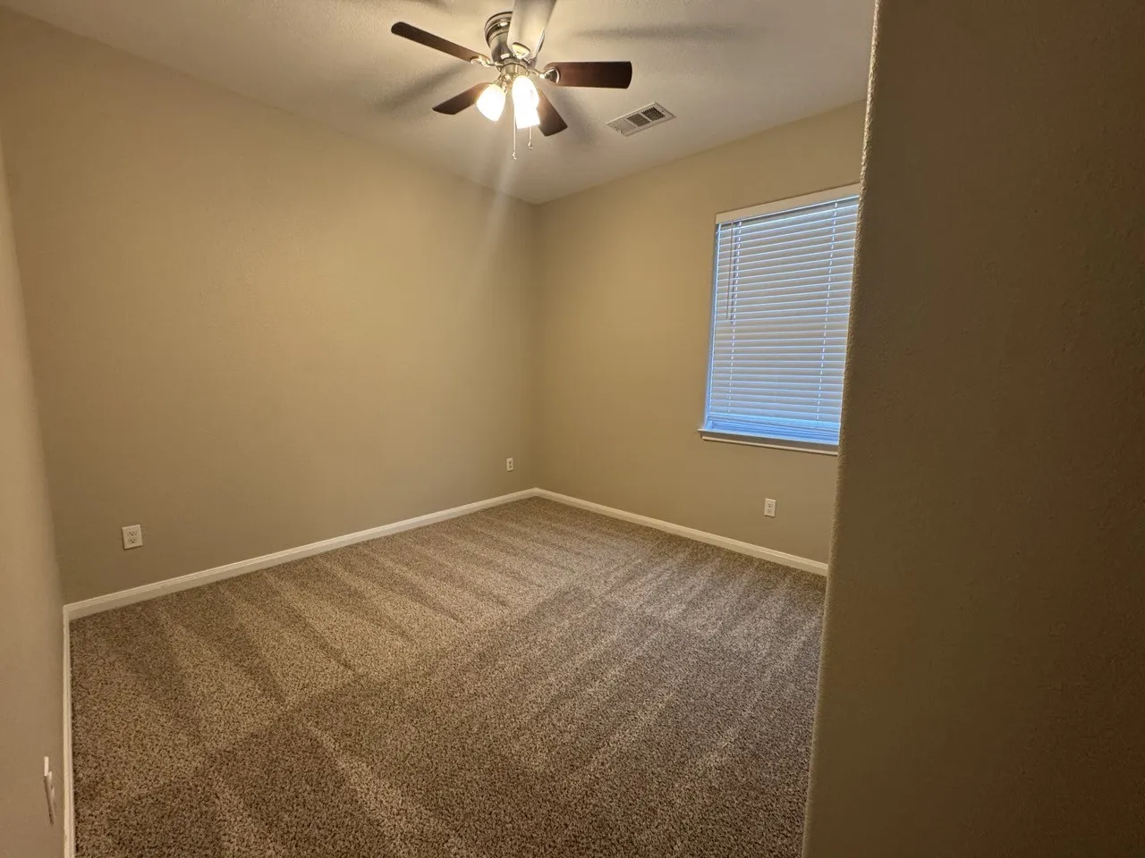 Single Family Residence For Sale in Collin County , 231 Lamont Road, Anna, Texas 75409, 3 Bedrooms, 2 Bathrooms, 2 Garage spaces, 1,613 Sqft, built in 2013, Price $259,900, mls#21332910, Real Estate Agent in Anna, Homes For Sale in Collin county, Homes For Sale in Anna, Realtor in Anna Texas, Real Estate Brokerage Independent Realty Texas, Luminita Cordes Realtor