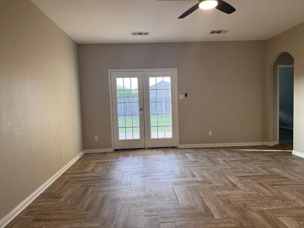 Single Family Residence For Sale in Collin County , 231 Lamont Road, Anna, Texas 75409, 3 Bedrooms, 2 Bathrooms, 2 Garage spaces, 1,613 Sqft, built in 2013, Price $259,900, mls#21332910, Real Estate Agent in Anna, Homes For Sale in Collin county, Homes For Sale in Anna, Realtor in Anna Texas, Real Estate Brokerage Independent Realty Texas, Luminita Cordes Realtor