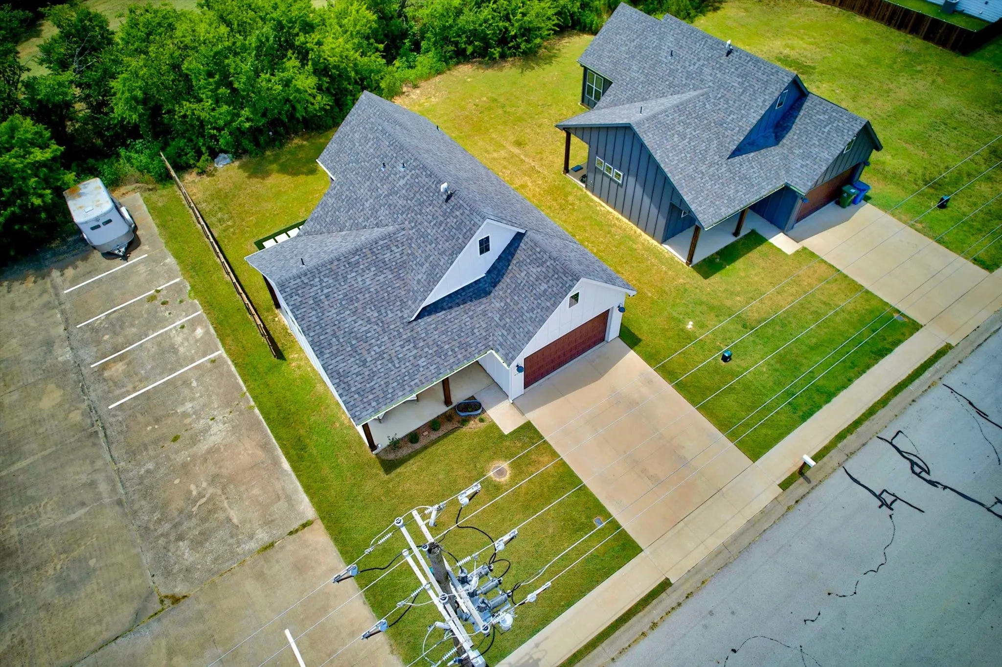 Single Family Residence For Sale in Denton County , 408 Demoye Street, Aubrey, Texas 76227, 3 Bedroom, 2 Bathroom, 2 Garage spaces, 1,203 Sqft, built in 2023, mls#21332149, Real Estate Agent in Aubrey, Homes For Sale in Denton county, Homes For Sale in Aubrey, Realtor in Aubrey Texas, Real Estate Brokerage Independent Realty Texas, Luminita Cordes Realtor