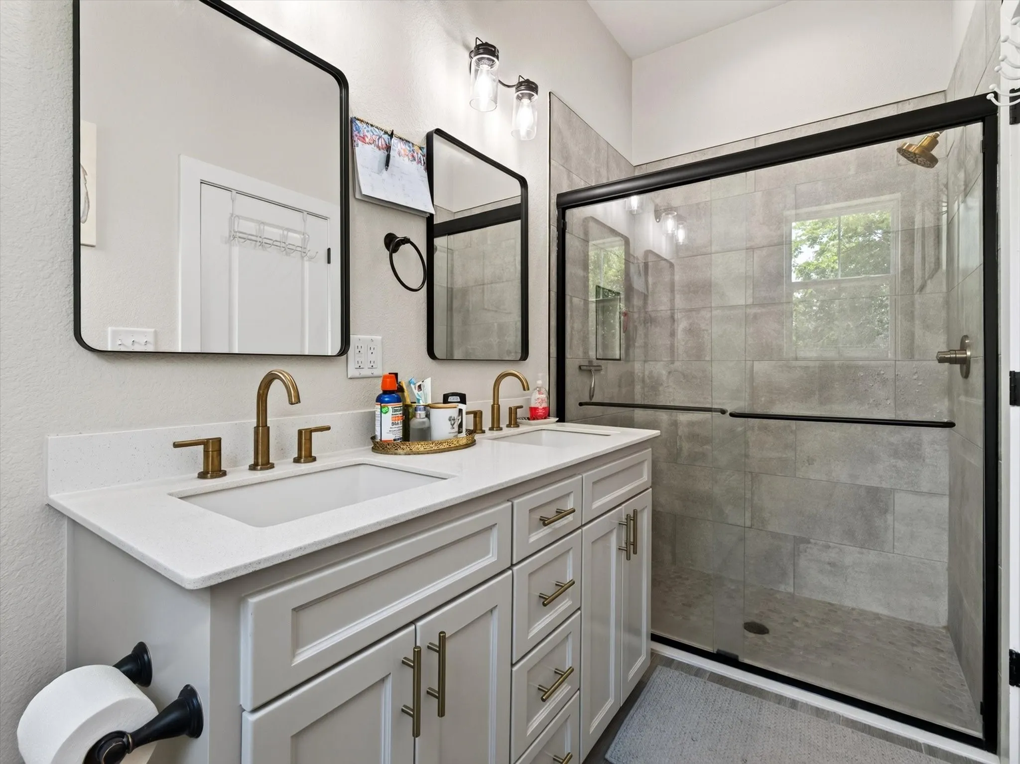 Single Family Residence For Sale in Denton County , 408 Demoye Street, Aubrey, Texas 76227, 3 Bedroom, 2 Bathroom, 2 Garage spaces, 1,203 Sqft, built in 2023, mls#21332149, Real Estate Agent in Aubrey, Homes For Sale in Denton county, Homes For Sale in Aubrey, Realtor in Aubrey Texas, Real Estate Brokerage Independent Realty Texas, Luminita Cordes Realtor