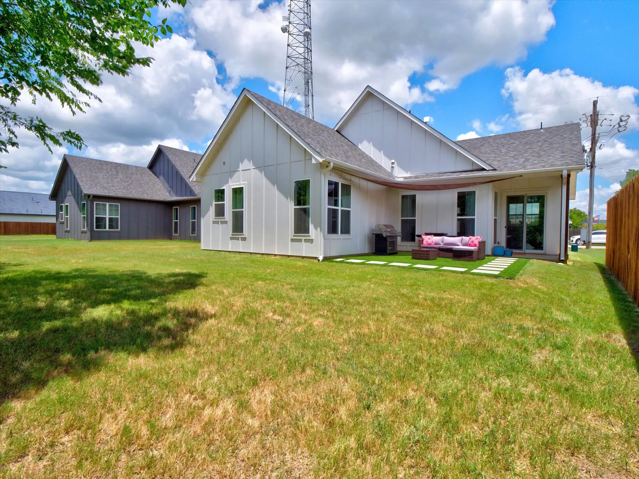 Single Family Residence For Sale in Denton County , 408 Demoye Street, Aubrey, Texas 76227, 3 Bedroom, 2 Bathroom, 2 Garage spaces, 1,203 Sqft, built in 2023, mls#21332149, Real Estate Agent in Aubrey, Homes For Sale in Denton county, Homes For Sale in Aubrey, Realtor in Aubrey Texas, Real Estate Brokerage Independent Realty Texas, Luminita Cordes Realtor