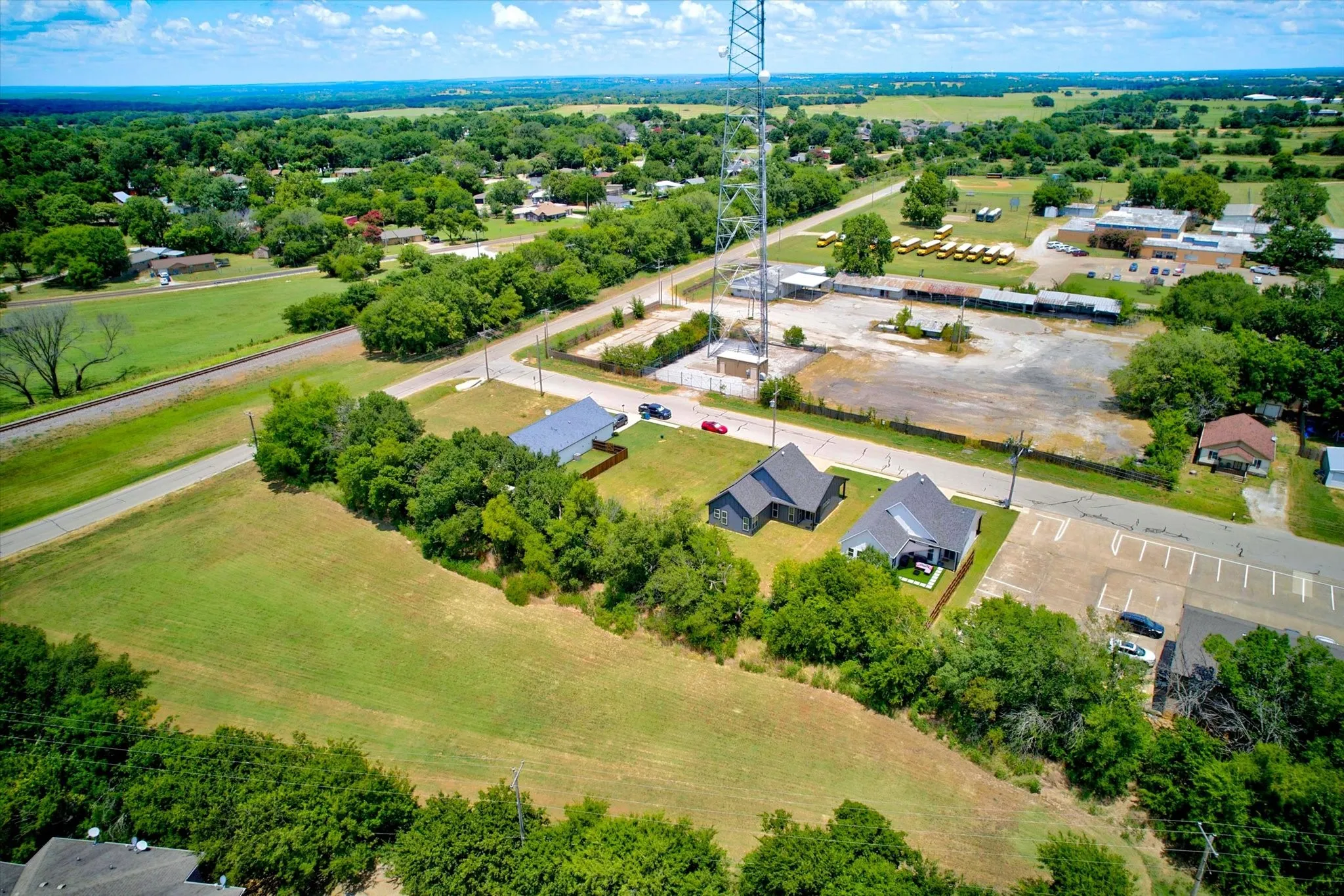 Single Family Residence For Sale in Denton County , 408 Demoye Street, Aubrey, Texas 76227, 3 Bedroom, 2 Bathroom, 2 Garage spaces, 1,203 Sqft, built in 2023, mls#21332149, Real Estate Agent in Aubrey, Homes For Sale in Denton county, Homes For Sale in Aubrey, Realtor in Aubrey Texas, Real Estate Brokerage Independent Realty Texas, Luminita Cordes Realtor