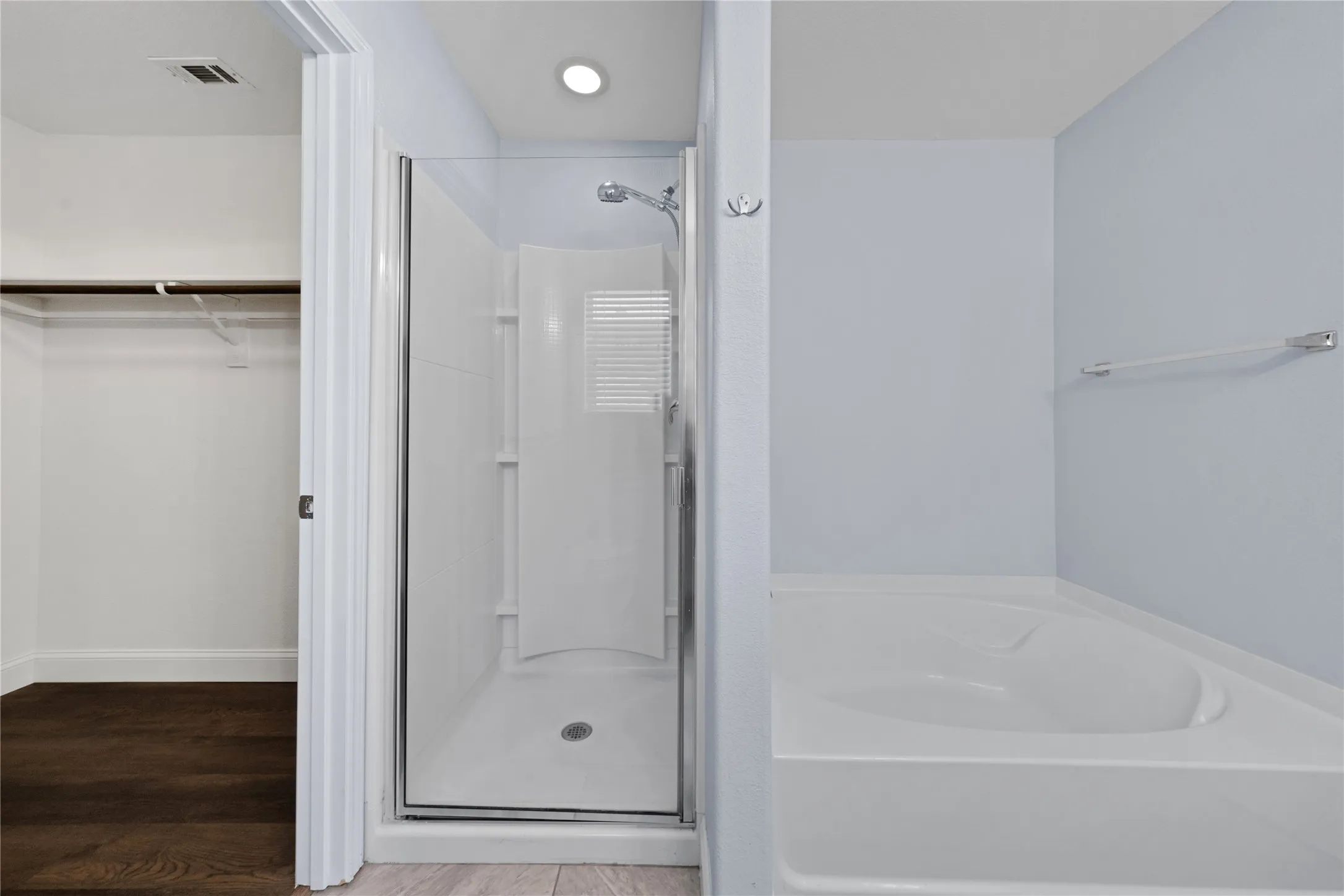 Single Family Residence For Sale in Rockwall County , 111 Tanglewood Drive, Fate, Texas 75189, 3 Bedroom, 2 Bathroom, 2 Garage spaces, 1,616 Sqft, built in 2014, mls#21329805, Real Estate Agent in Fate, Homes For Sale in Rockwall county, Homes For Sale in Fate, Realtor in Fate Texas, Real Estate Brokerage Independent Realty Texas, Luminita Cordes Realtor